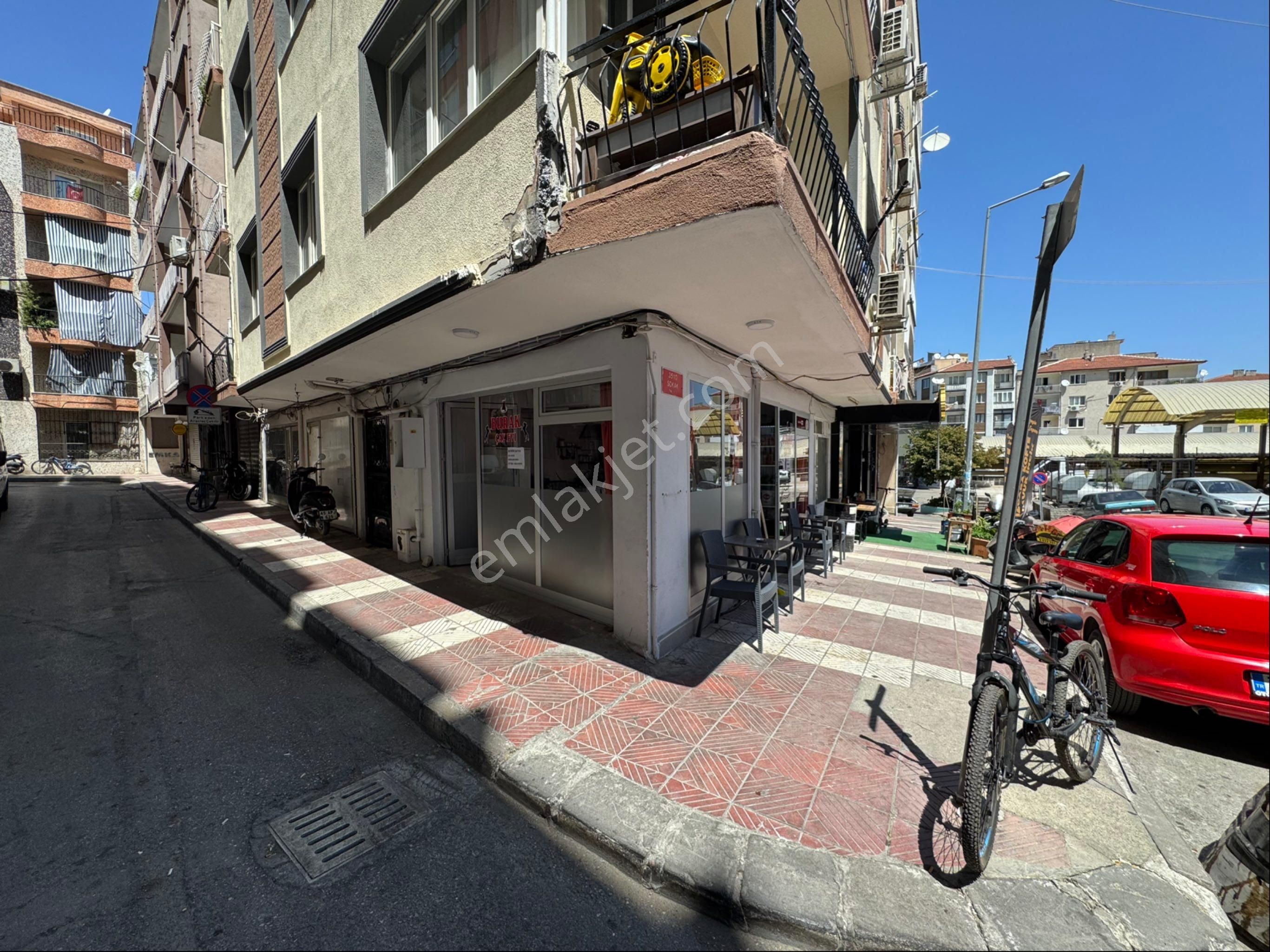 Kw,den Pazar Yeri Köşesi Dogalgazli Devren Çay Ocagi & Cafe