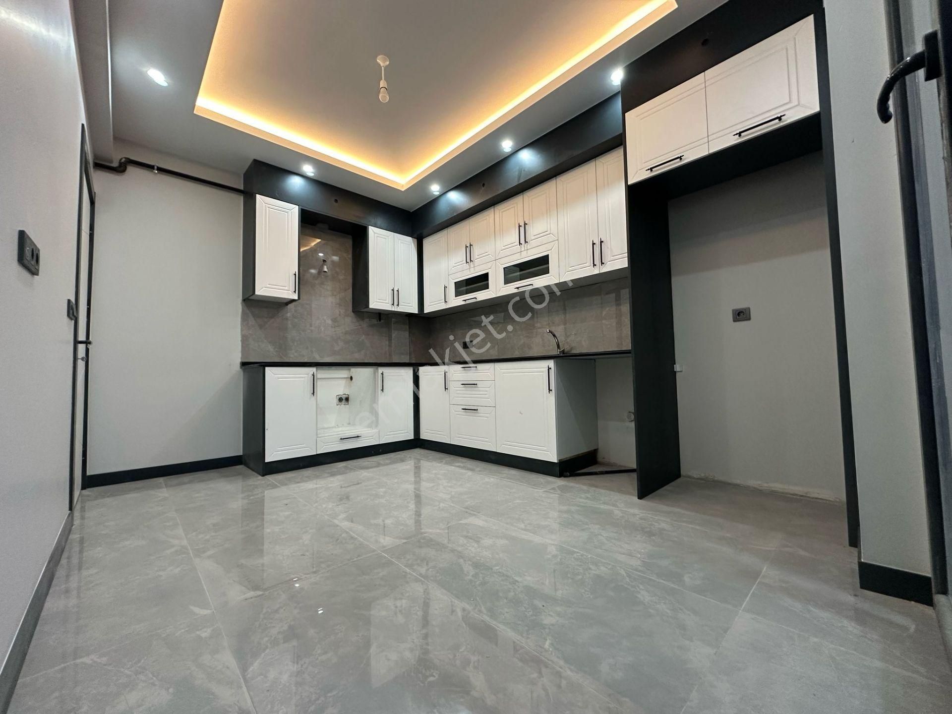 Şemikler'de Cinkaya Bulvarı Mevki Arakat Şık 160m2 3+1 Acil Stlk