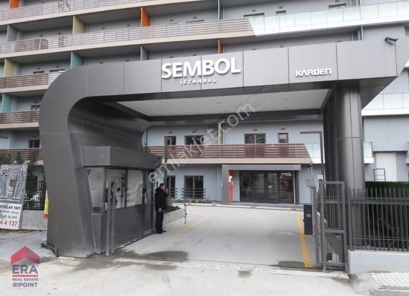 Sembol İstanbul Güvenlikli Havuzlu Sitede 1+1 Eşyalı Köşe Daire