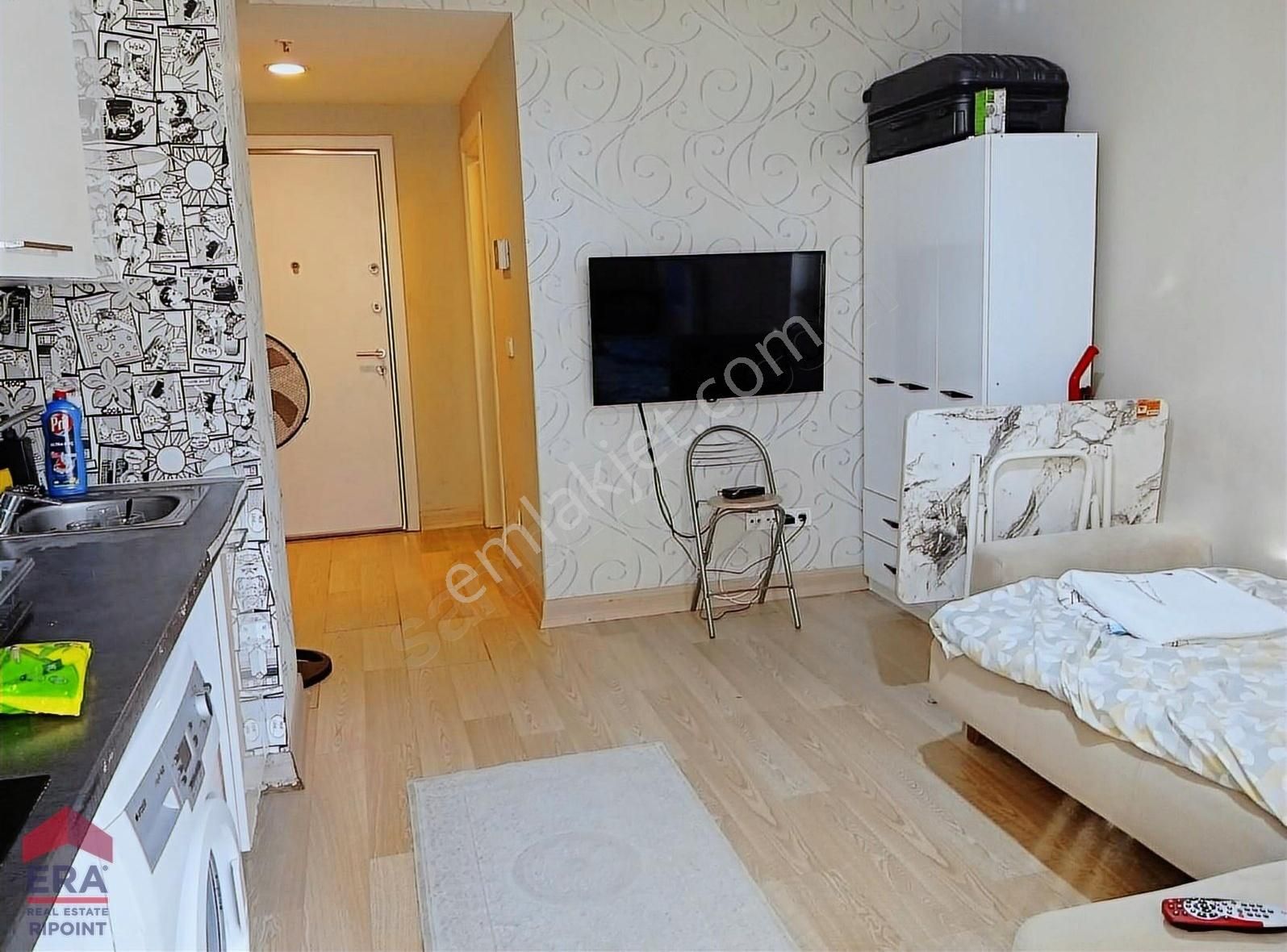 Terrace Mix Havuzlu Güvenlikli Metrobüse Yakın Sitede1+0 Satılık