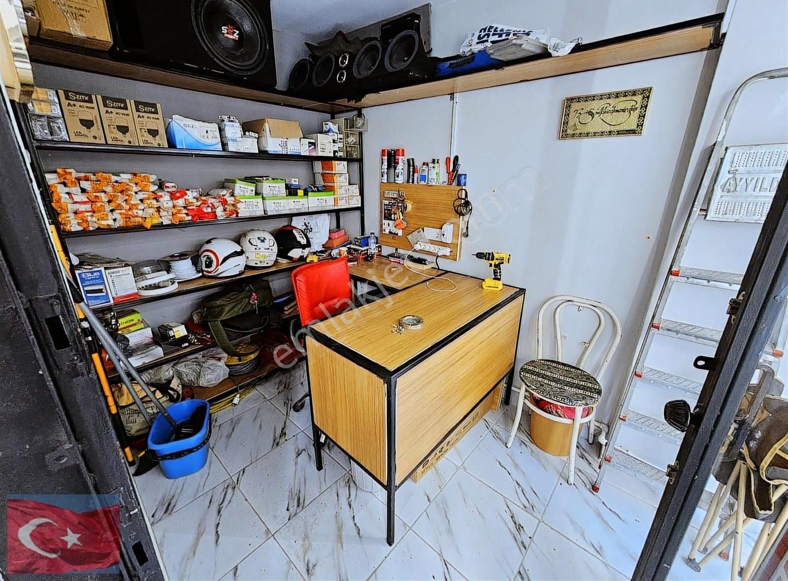 Kocamustafapaşa 2 Bağımsız Bölmeli 15mk Dükkan 10.000tl