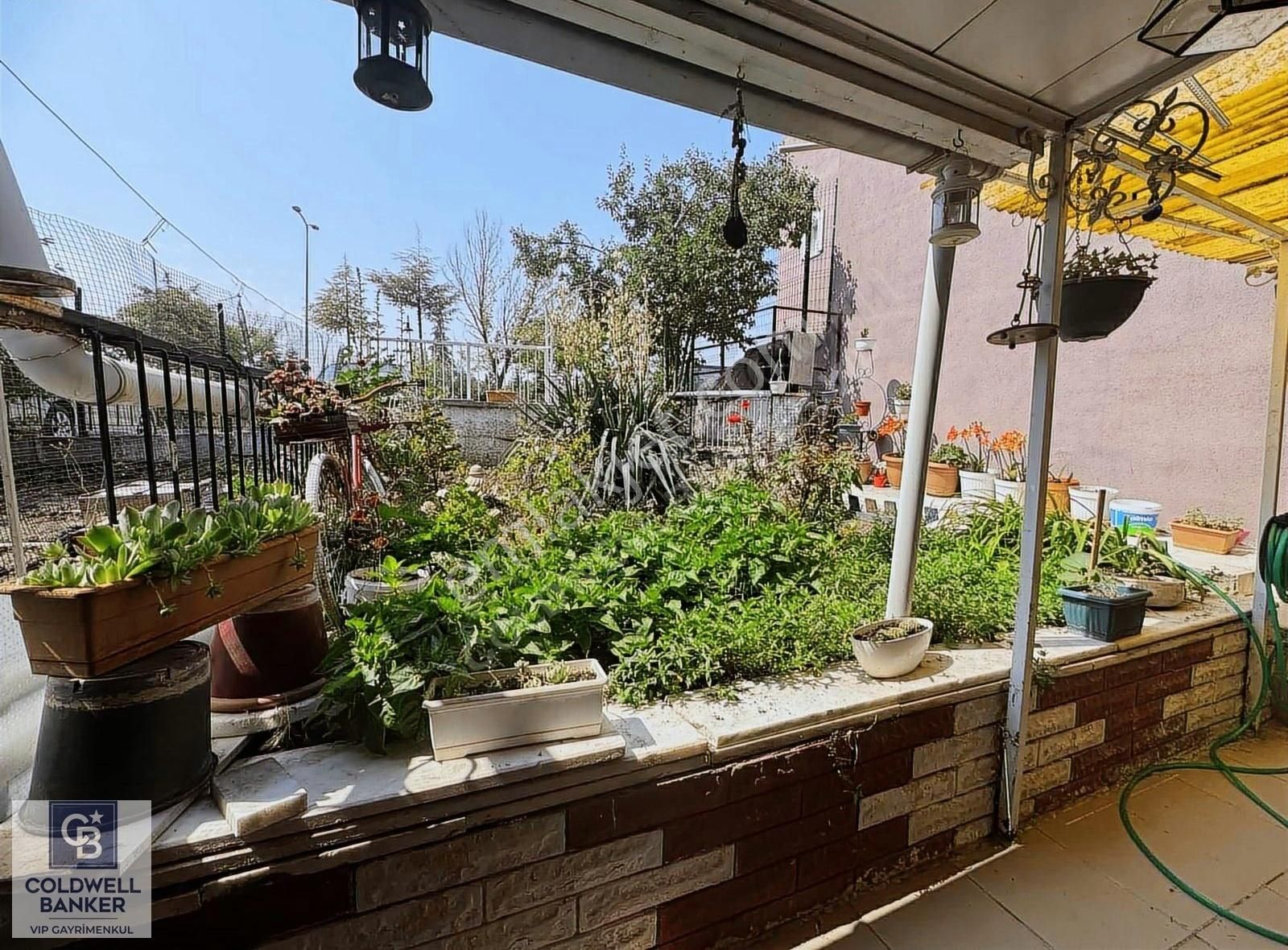 Batıkent 3+2 Çift Girişli Bahçeli Orman Manzaralı Villa
