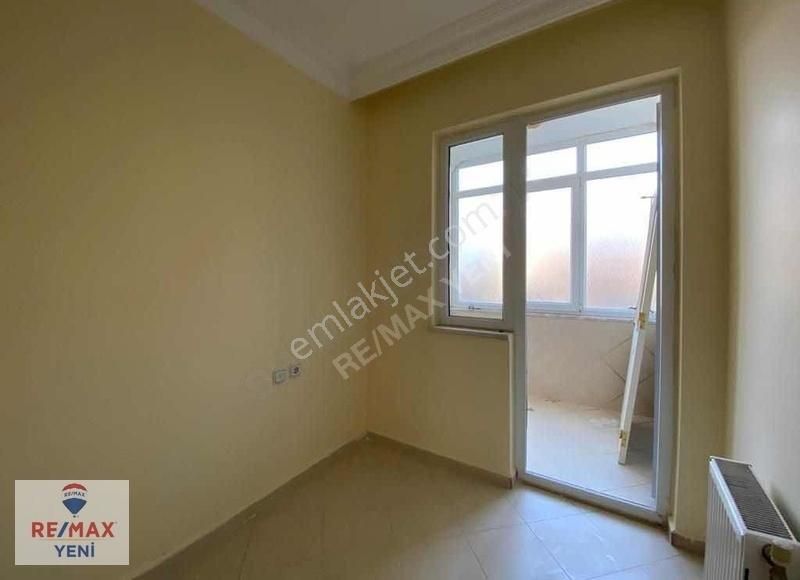 Remax'ten Ana Cadde Üzerinde Geniş 3+1