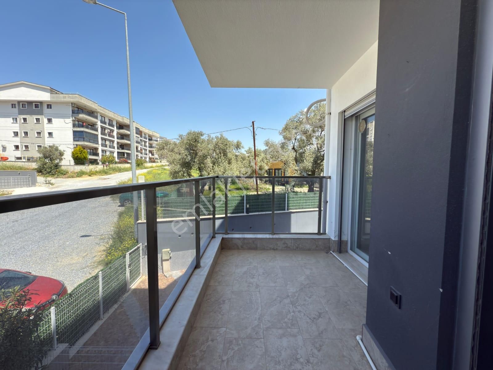 Kuşadası Havuzlu Kapalı Otoparklı Kaloriferli Ebeveyn Banyolu Sıfır 1+1 - Görsel 11