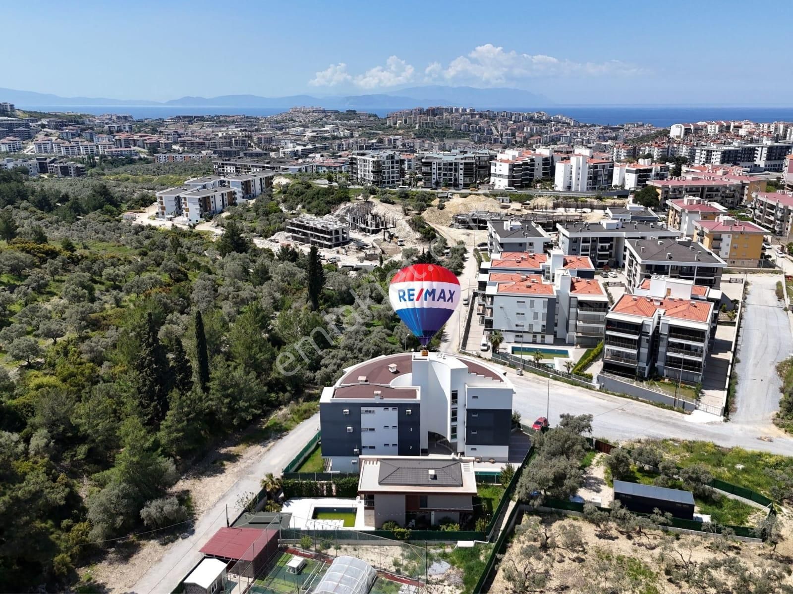 Kuşadası Havuzlu Kapalı Otoparklı Kaloriferli Ebeveyn Banyolu Sıfır 1+1 - Görsel 3