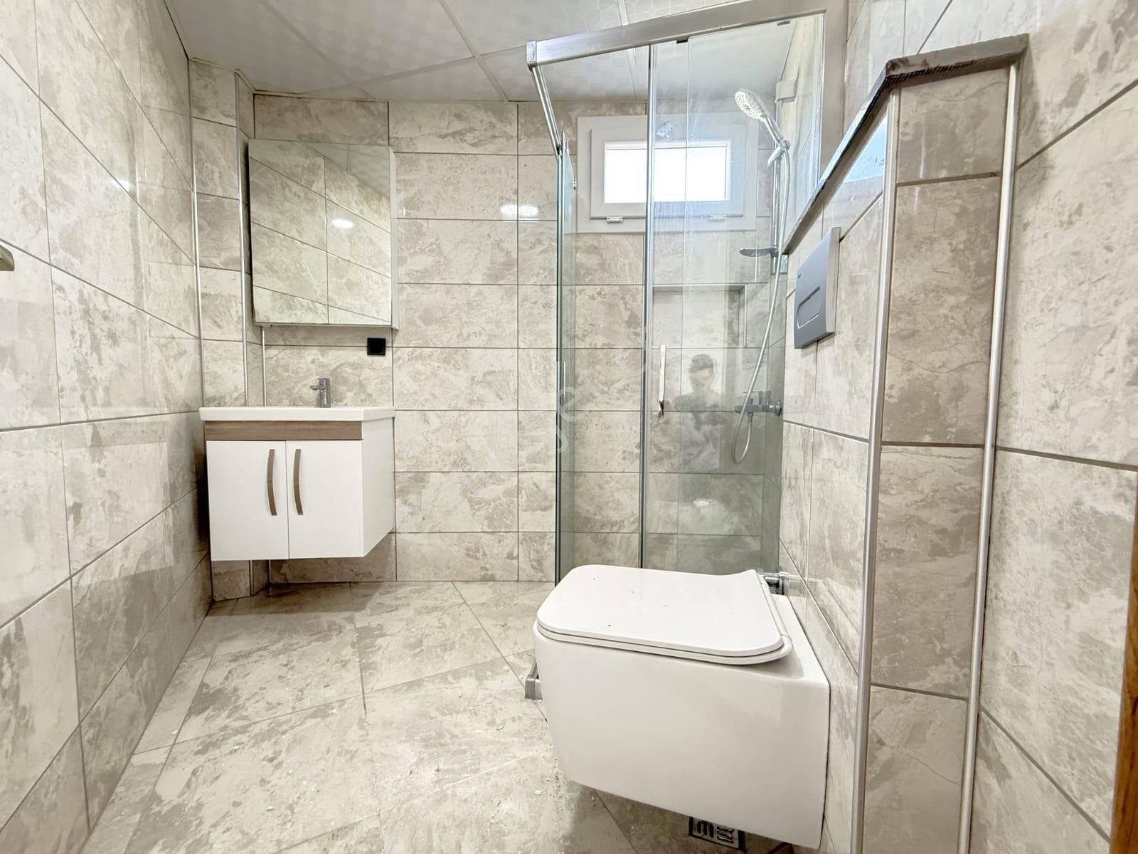 Kuşadası Havuzlu Kapalı Otoparklı Kaloriferli Ebeveyn Banyolu Sıfır 1+1 - Görsel 31