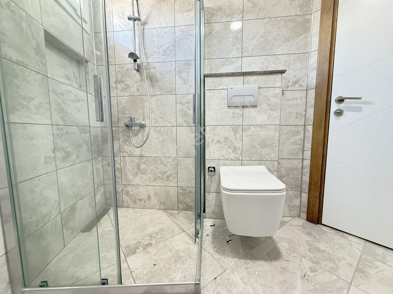 Kuşadası Havuzlu Kapalı Otoparklı Kaloriferli Ebeveyn Banyolu Sıfır 1+1 - Görsel 33