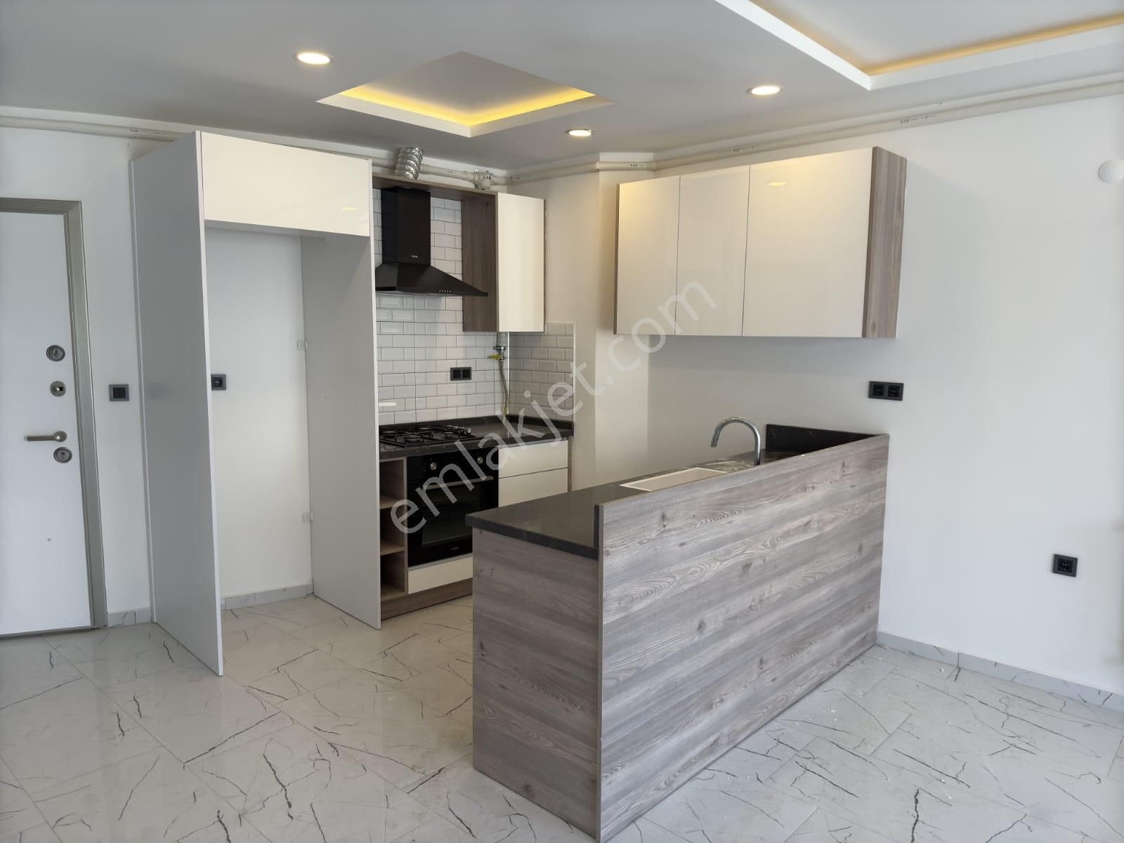 Kuşadası Havuzlu Kapalı Otoparklı Kaloriferli Ebeveyn Banyolu Sıfır 1+1 - Görsel 20