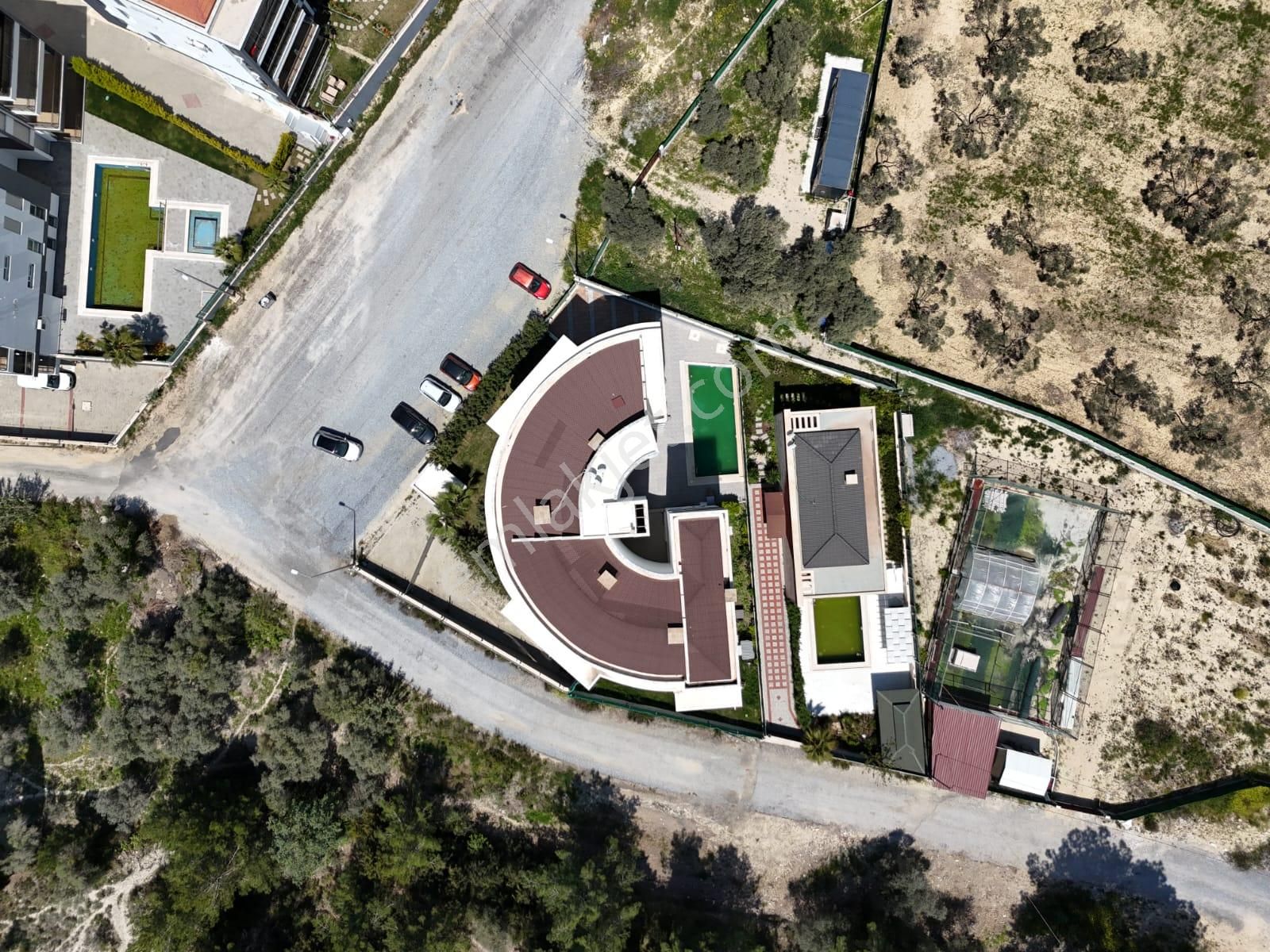 Kuşadası Havuzlu Kapalı Otoparklı Kaloriferli Ebeveyn Banyolu Sıfır 1+1 - Görsel 2