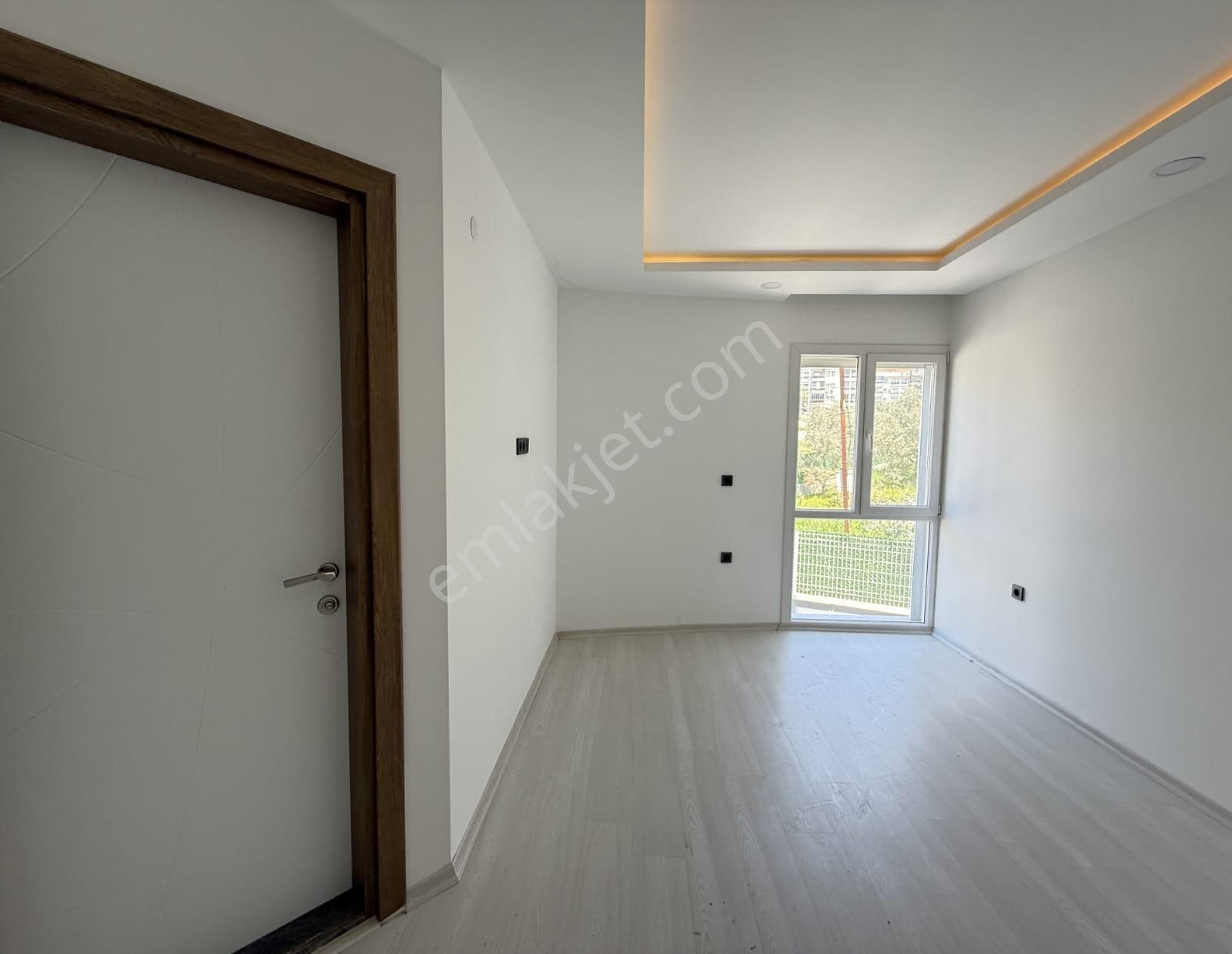 Kuşadası Havuzlu Kapalı Otoparklı Kaloriferli Ebeveyn Banyolu Sıfır 1+1 - Görsel 34