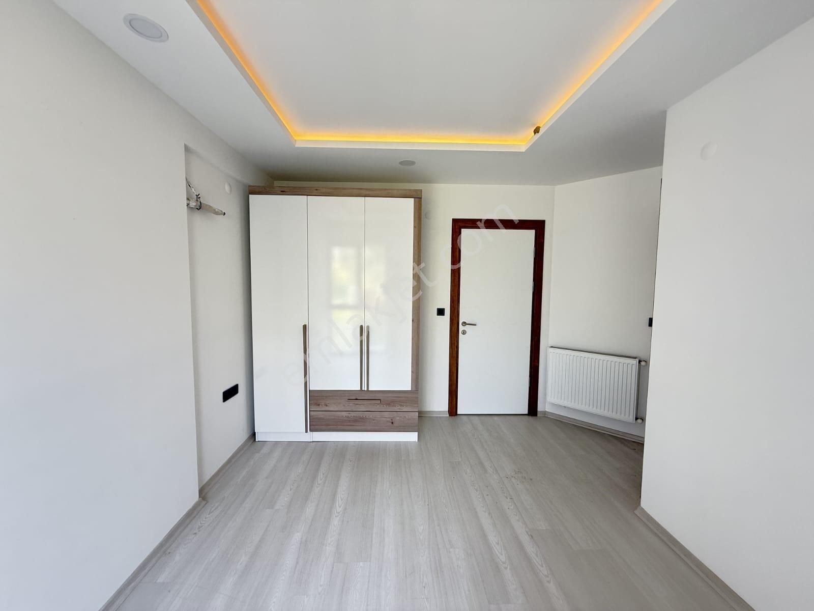 Kuşadası Havuzlu Kapalı Otoparklı Kaloriferli Ebeveyn Banyolu Sıfır 1+1 - Görsel 29