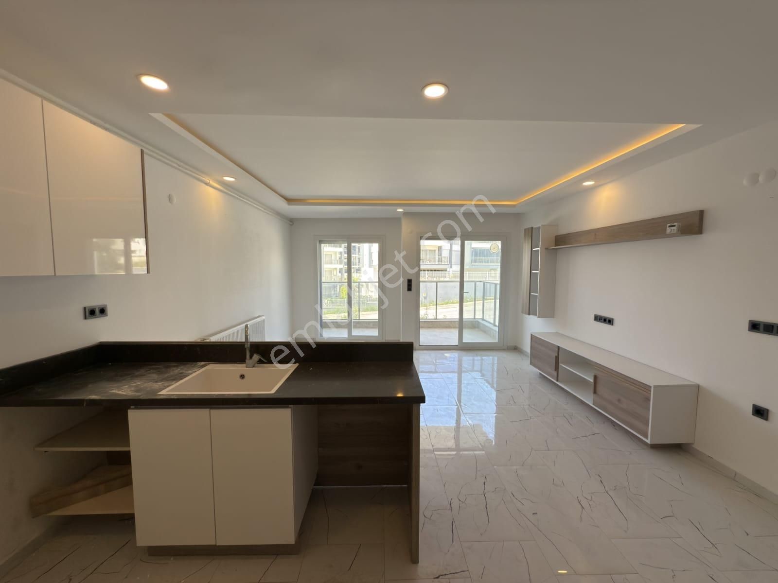 Kuşadası Havuzlu Kapalı Otoparklı Kaloriferli Ebeveyn Banyolu Sıfır 1+1 - Görsel 14