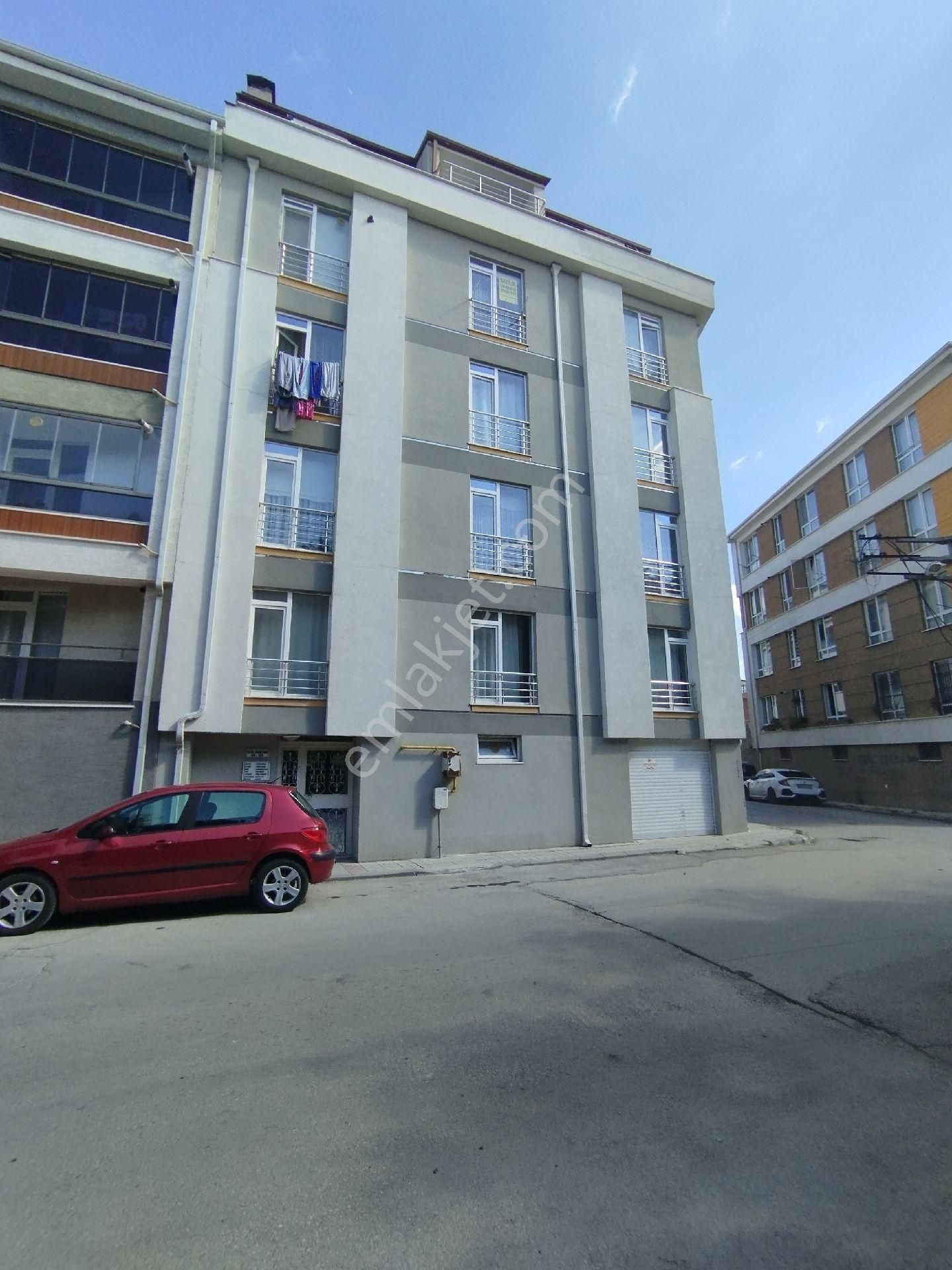 Kumlubel Mahallesi'nde Eşyalı 2+1 Kiralık Daire