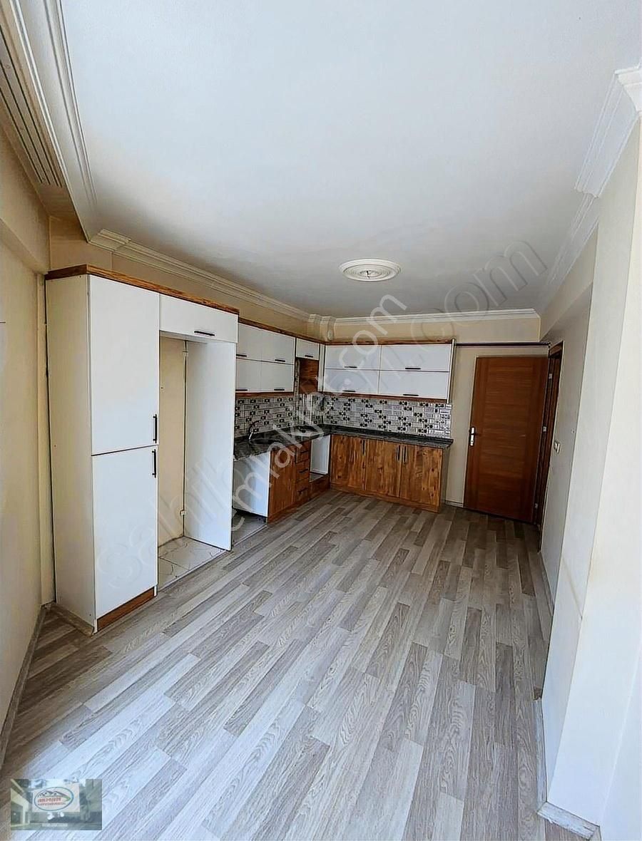 Akman Gayrimenkul'den Muradiye'de Satılık 2+1 Daire