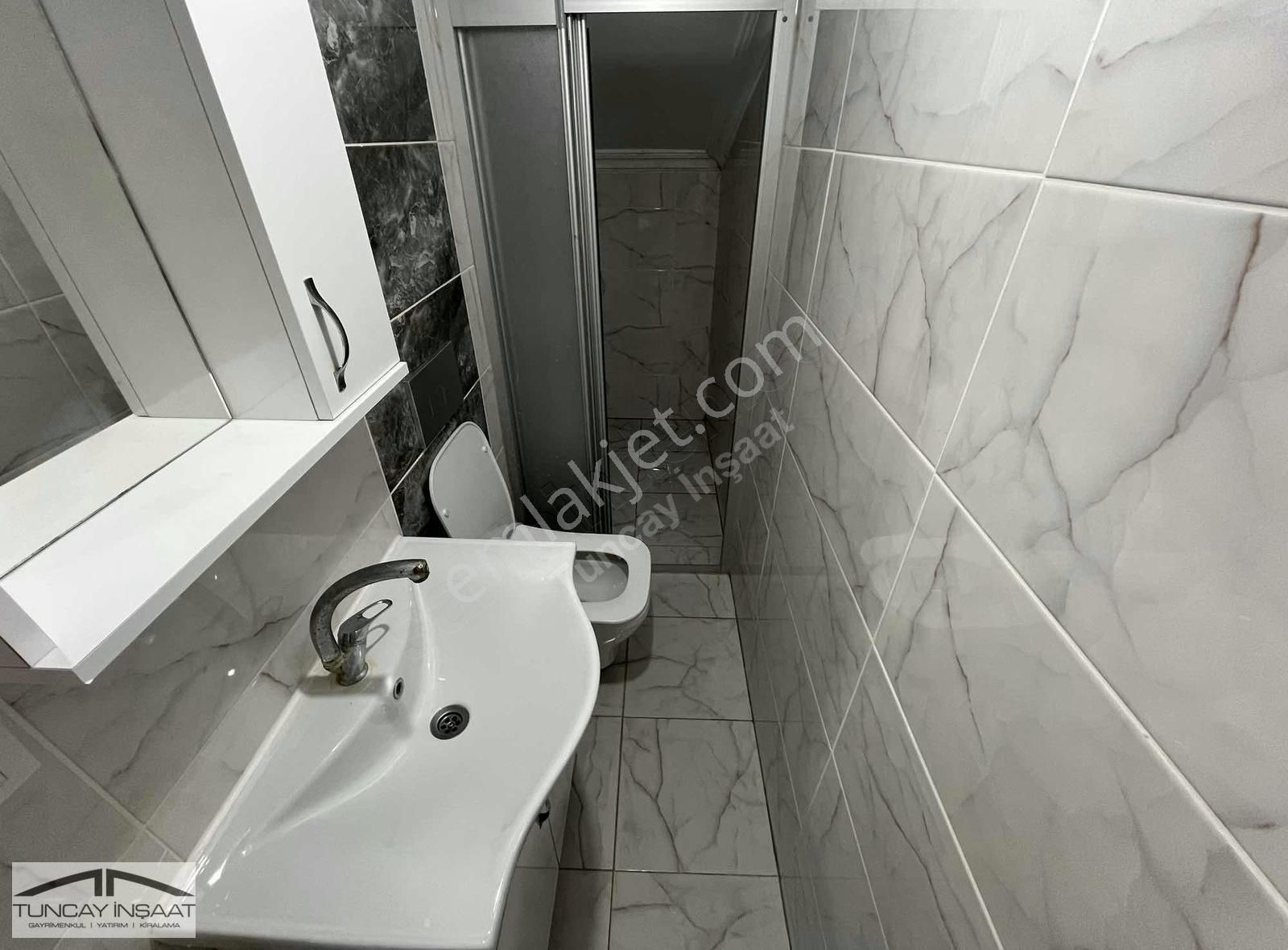 Tuncay'dan 1+1 Çatı Katı Full Eşyalı Teraslı Ana Caddeye Yakın
