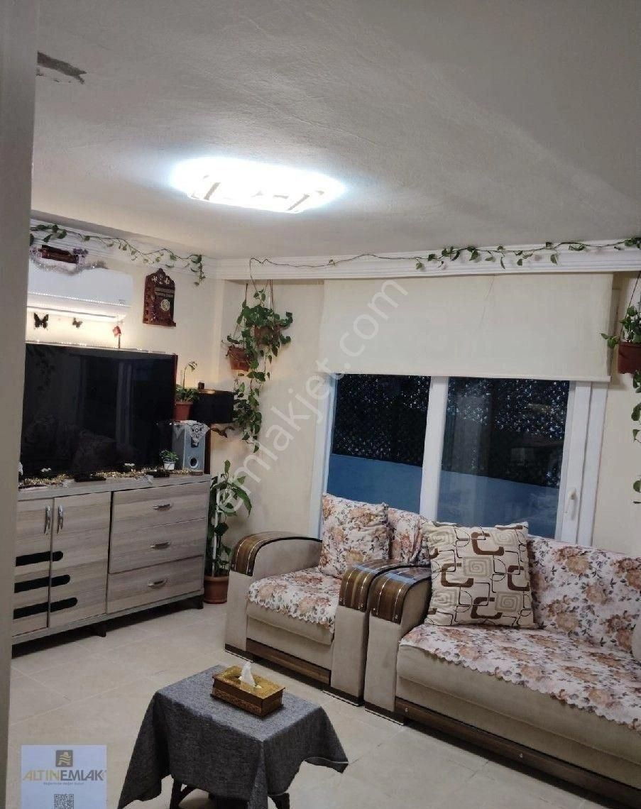 Satılık 3 Katlı Müstakil Ev - Görsel 3