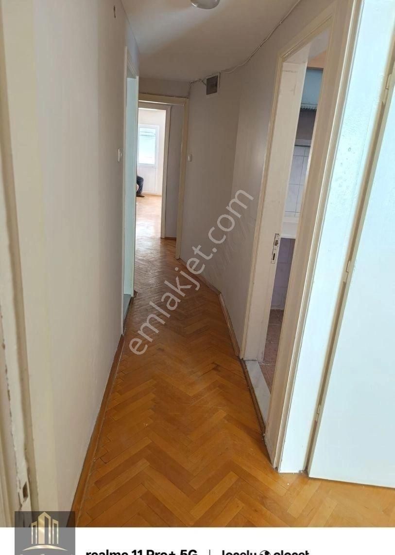 Alsancak'ta Mevki Yerde Satılık 2+1 Daire - Görsel 2