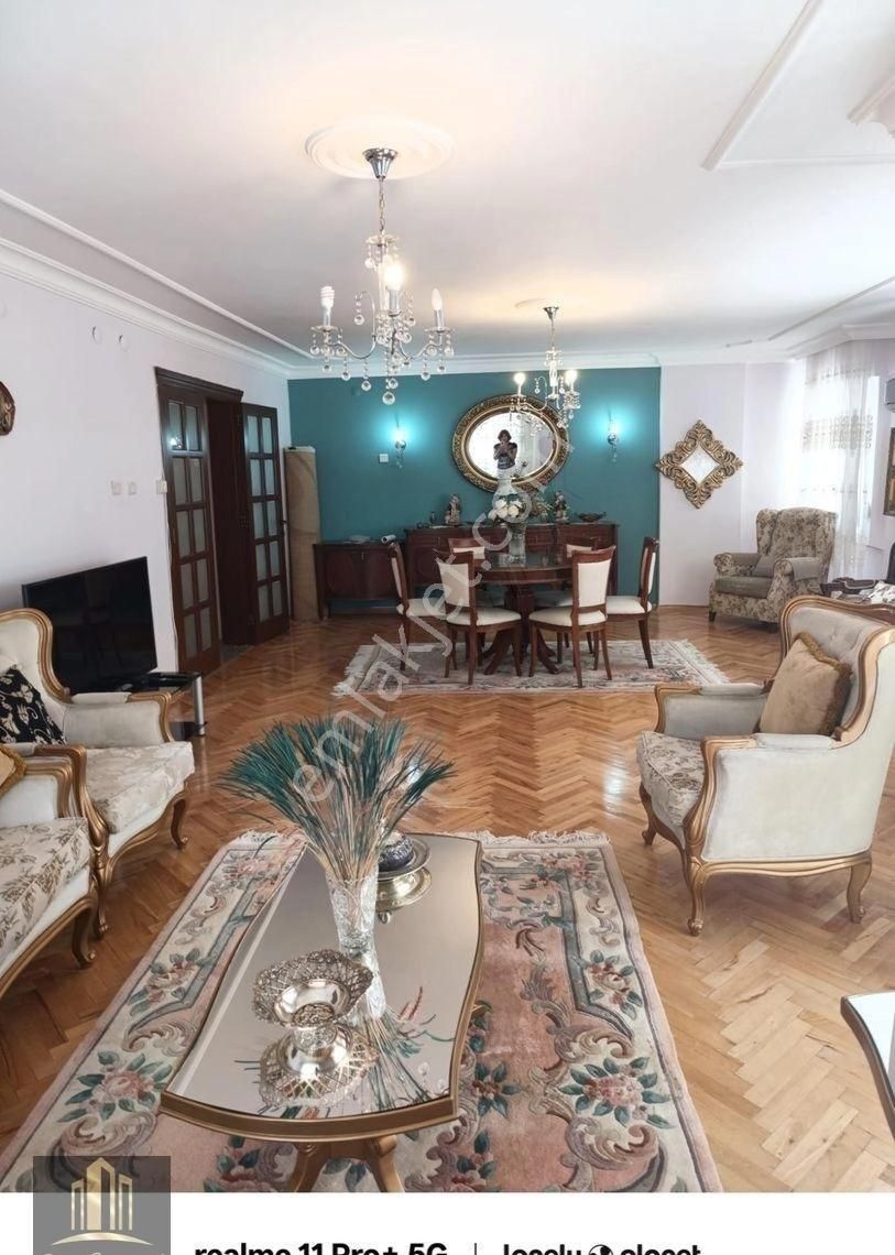 Alsancak'da Asansörlü, Doğalgazlı 3+1 Eşyalı Kiralık Daire
