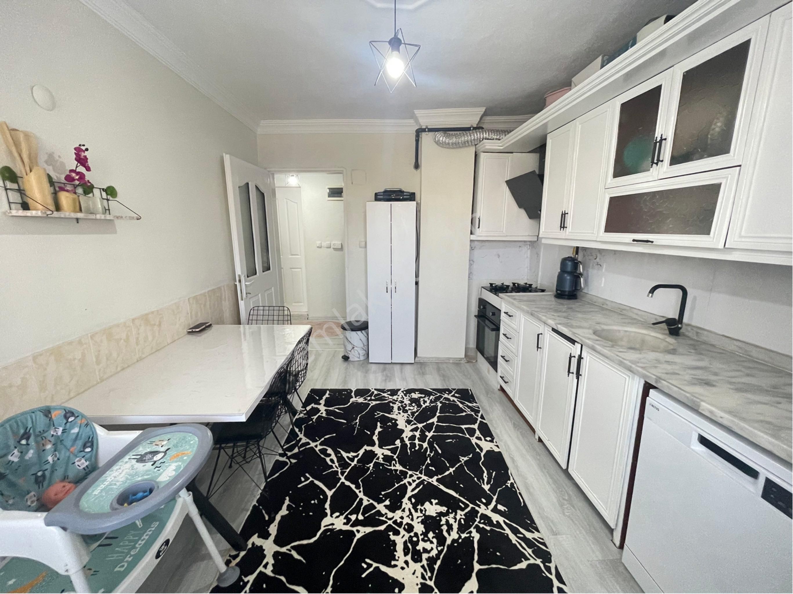Eşiyok Gayrımenkul' Den Torbalı Muratbey Mh Geniş Kullanışlı 3+1 Satılık Daire