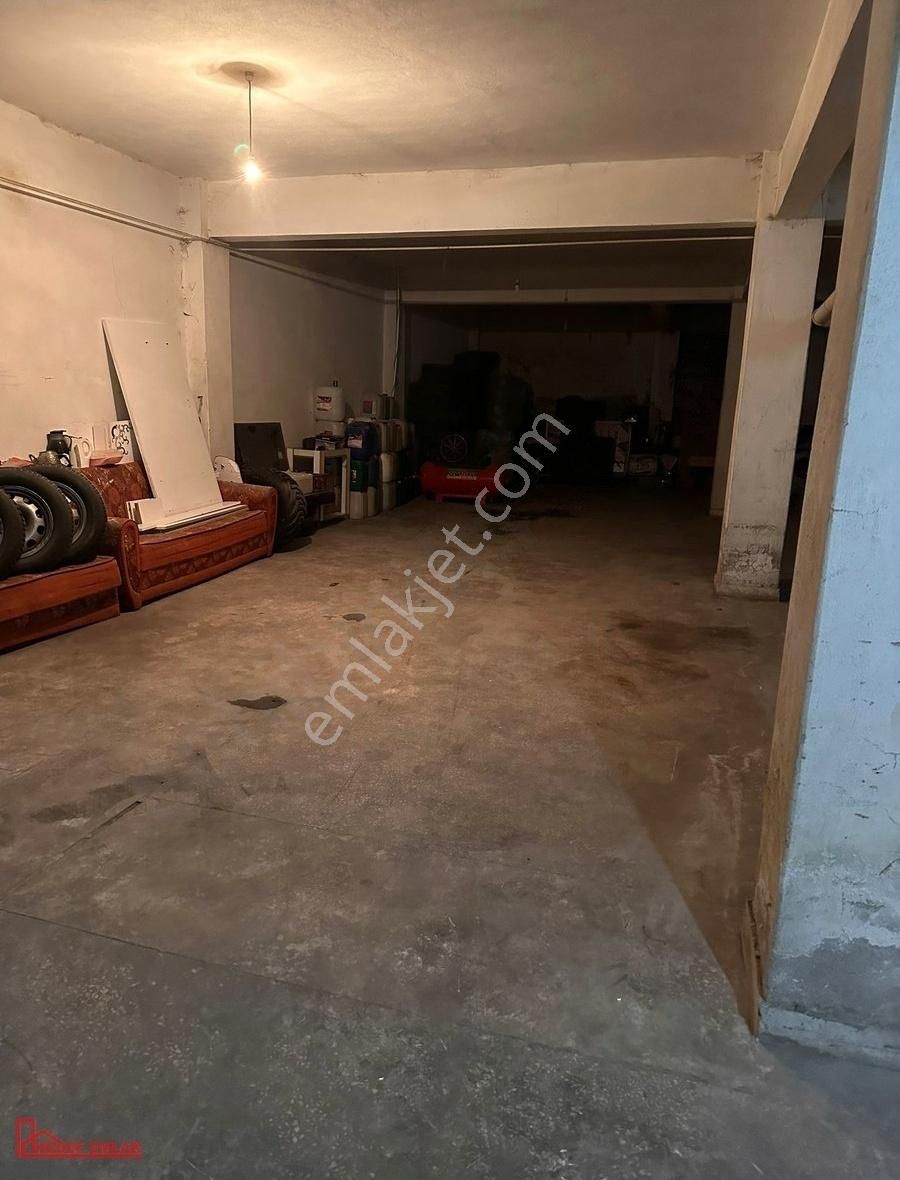 Hedef Emlaktan Makam Ve Surtaş Yanı Cadde Üzeri 400 M2 Dükkan