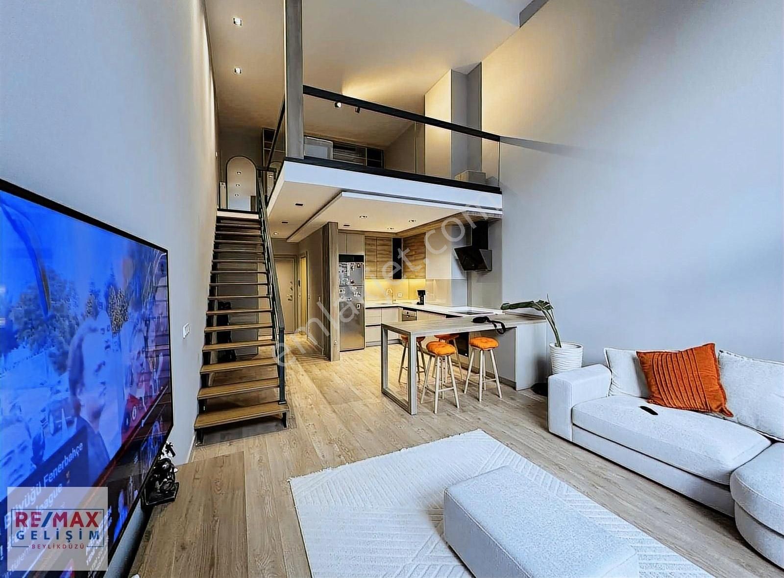 İn Mari Deniz Manzaralı Ultra Lüks Ful Eşya 65m2 1+1 Loft Daire