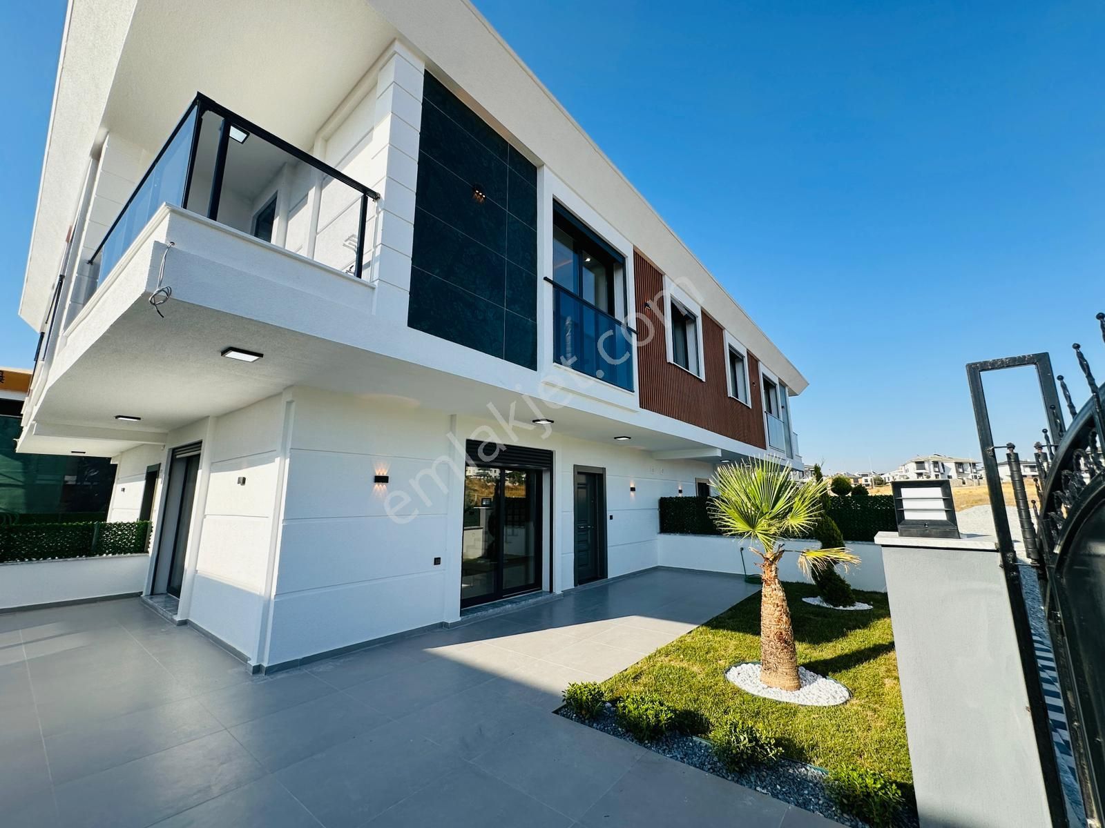 Didim Hisarda Satılık 3+1 Sıfır Yapı Havuzlu-otoparklı Villalar - Görsel 16