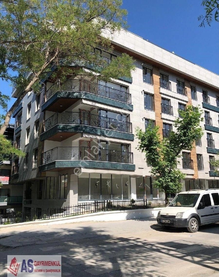 Bahçelievlerde 1+1katta Balkonlu Yeni Bina