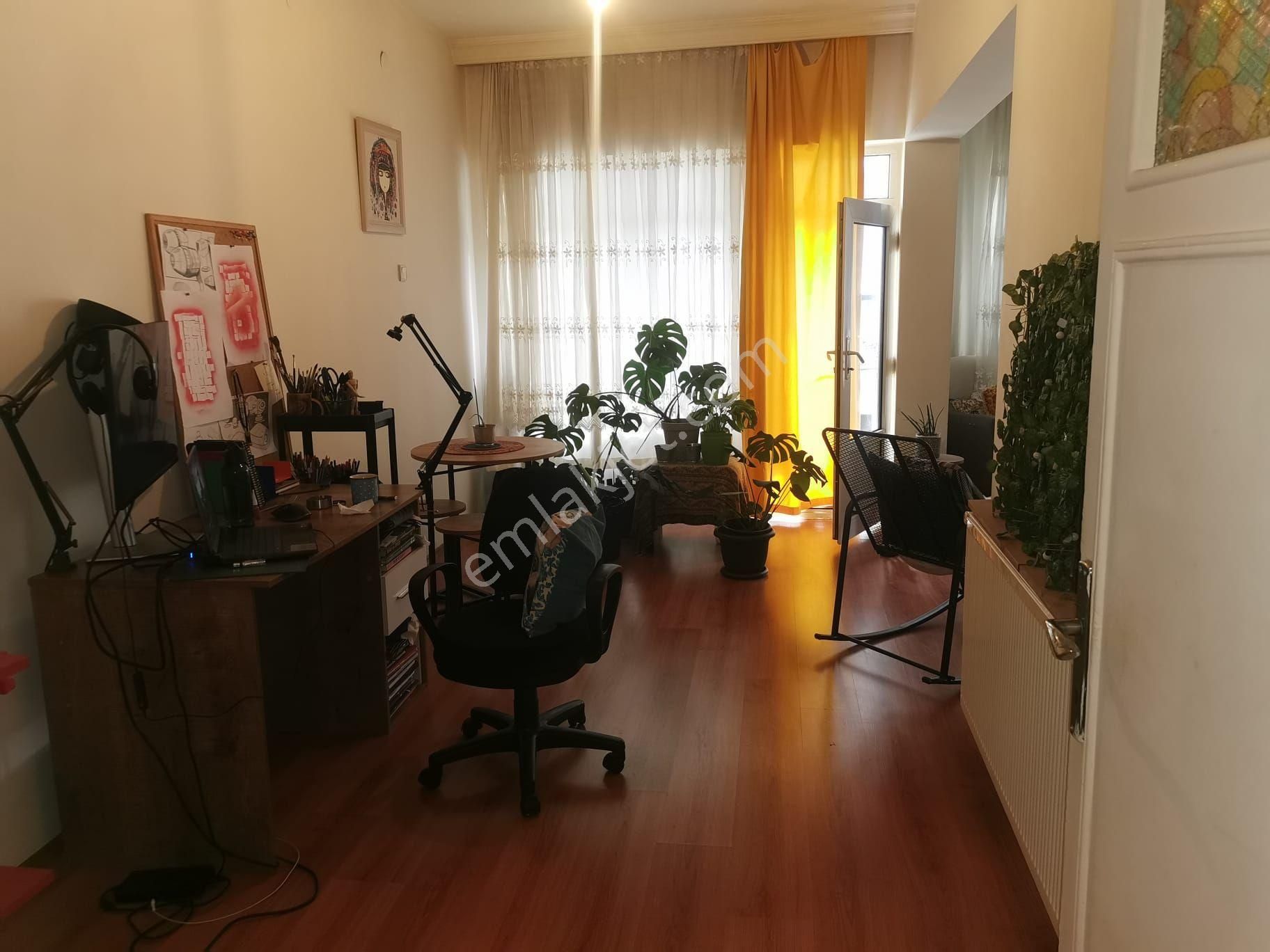 Burak Emlak'dan Satılık Daire Kurtuluş Mektep Sk. 2+l Salon Yapılı Arakat