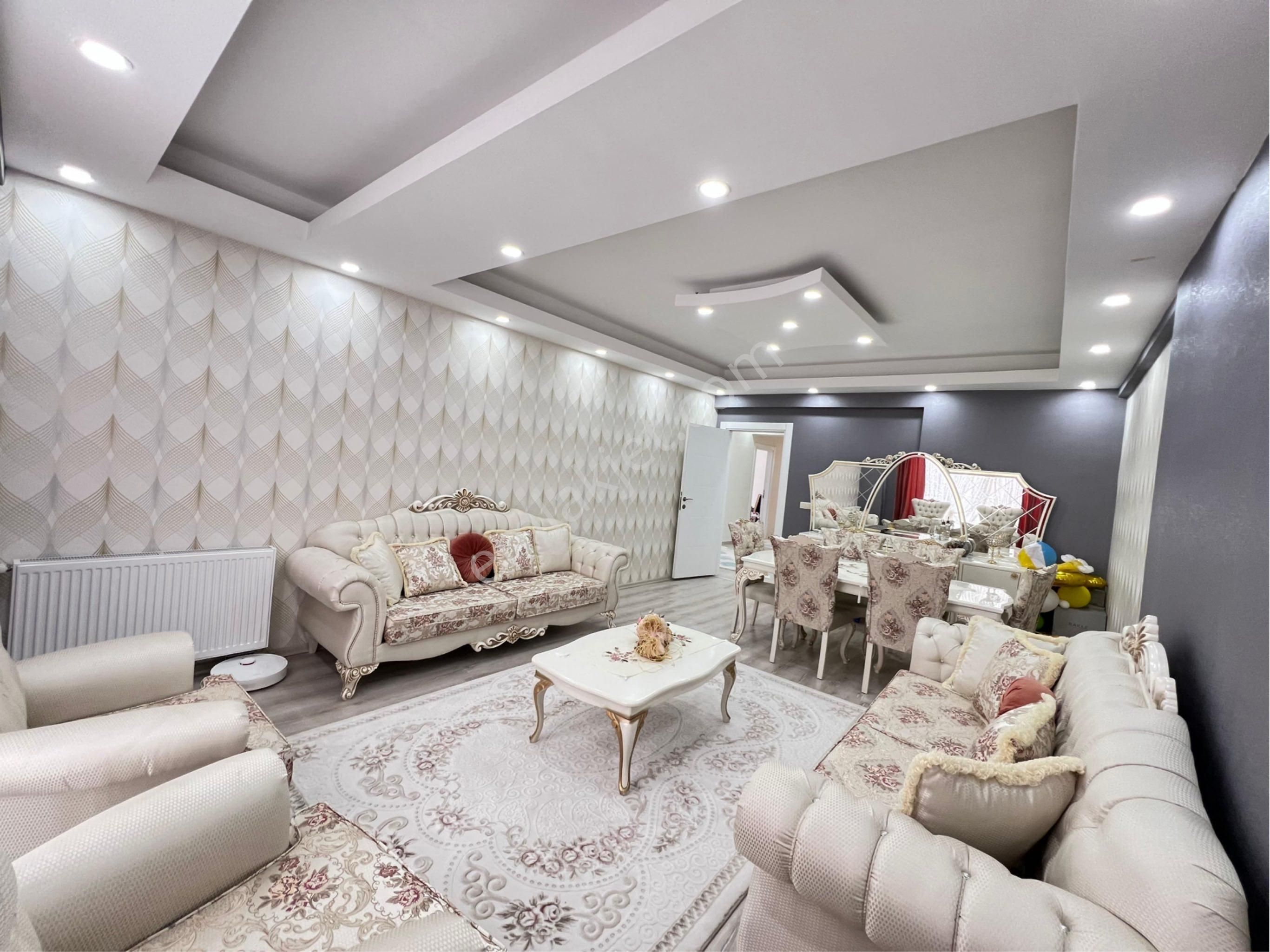 Realty World Mns2 Gayrimenkulden Karaköprü Akpiyarda 5odalı Arakat Muhteşem 5odalı Satılık Daire