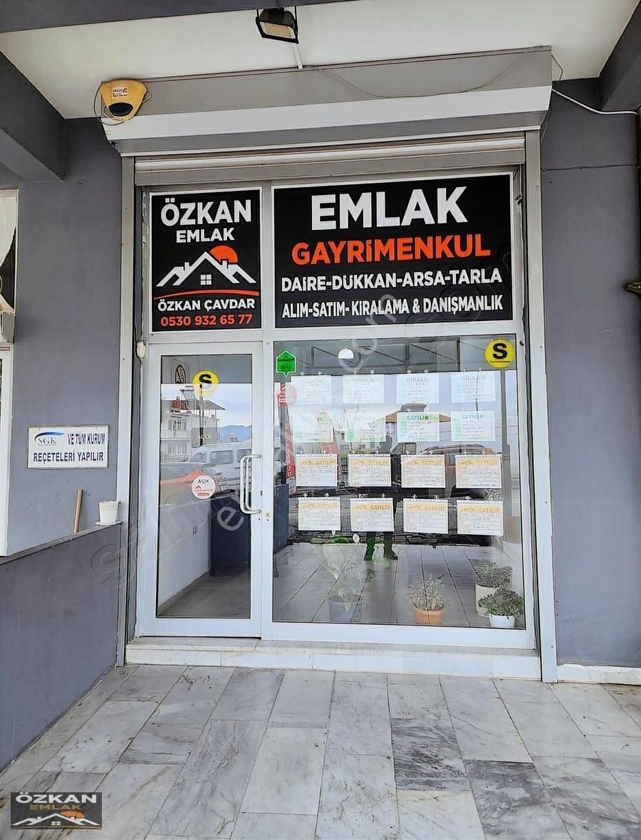 Kavaklıdere Çayboyunda Satılık Müstakil Ev Ve Arsası