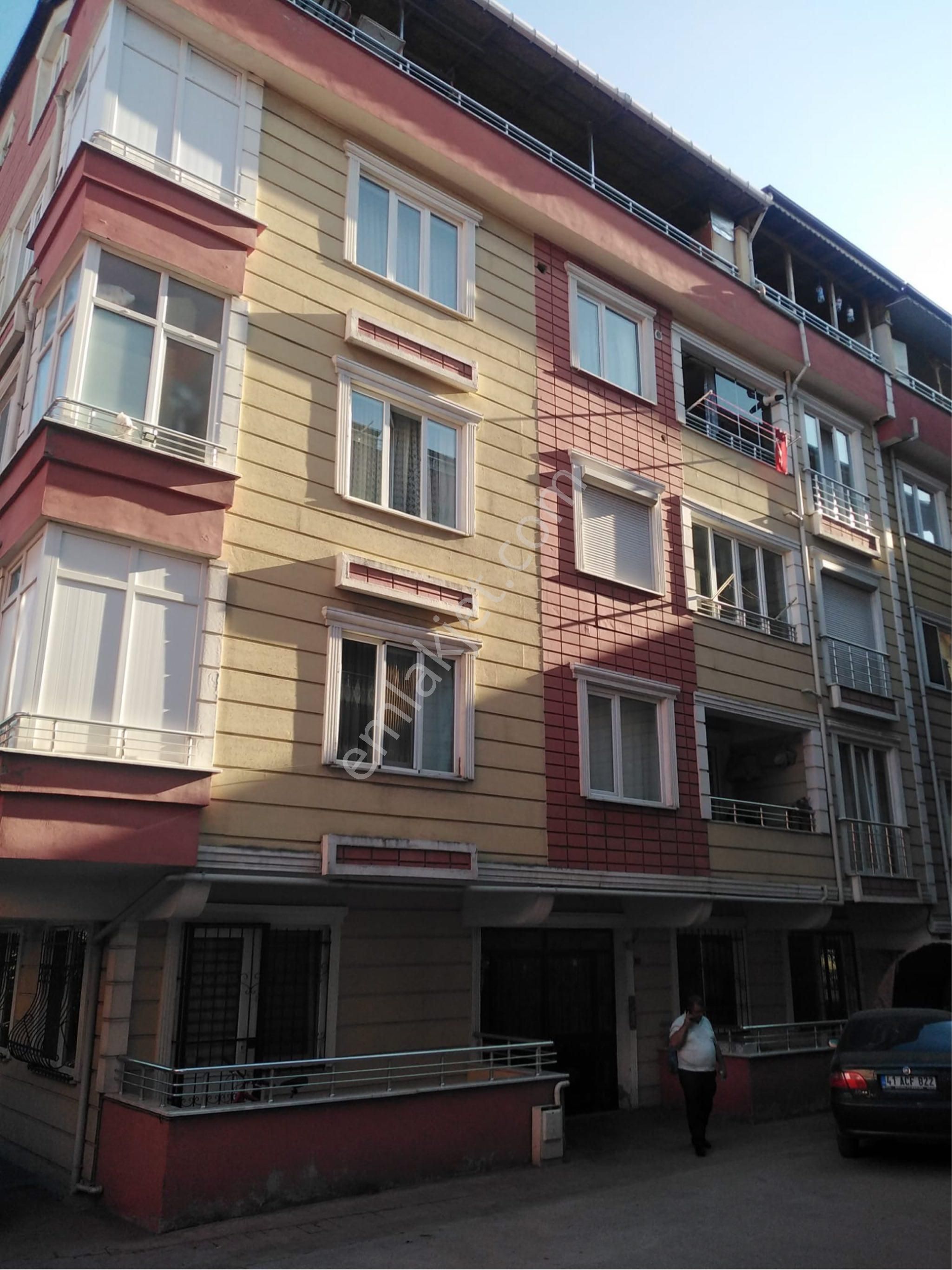 Körfez Yarımca Hacı Osman Mahalesin De Satılık Dublex 4+1 Deniz Manzaralı 240m2 Daire
