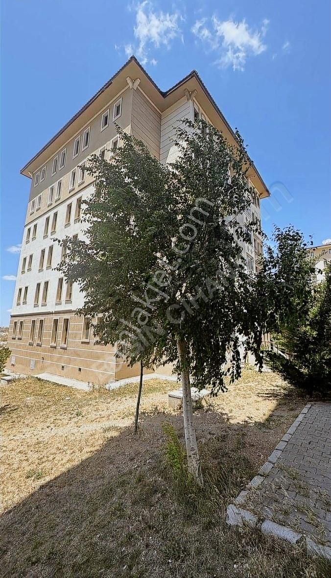 2. Etap Tokide Satılık 2+1 Ara Kat