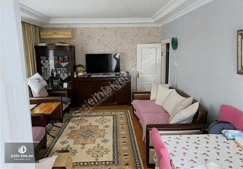 Cevizli Mah Balkonlu Hastaneye Yakın Temiz 2+1 Satılık Daire