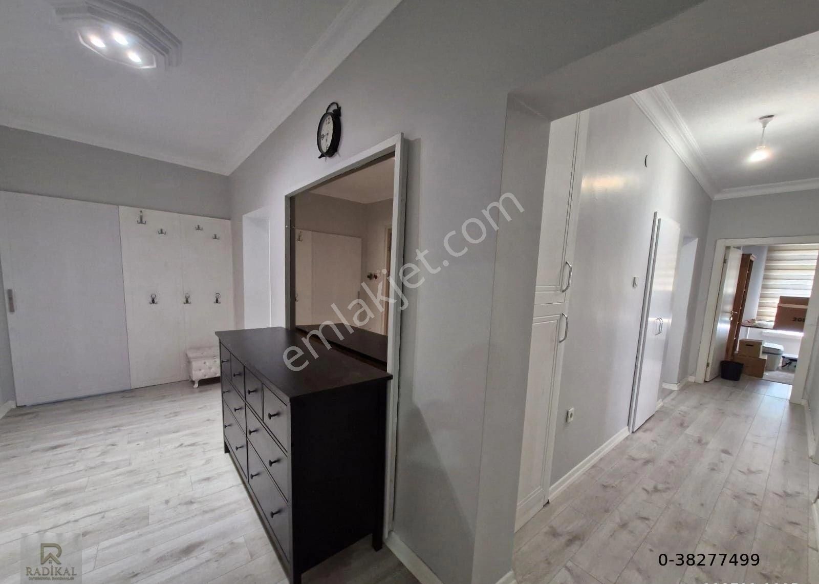Çankaya Mahallesi Nergiz Sokakta 1ci Katta Satılık 3,5+1+kilerli Satılık Daire ......