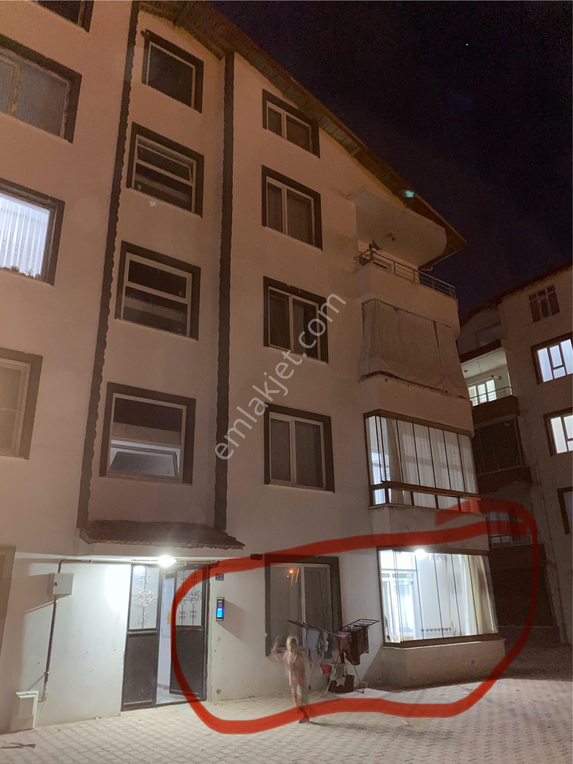 3 Yıllık Fırsat Daire Karaaslan Üzümcü Mah. 90 Net 2+1 Zemin Kat. Lütfen Açıklamayı Okuyunuz