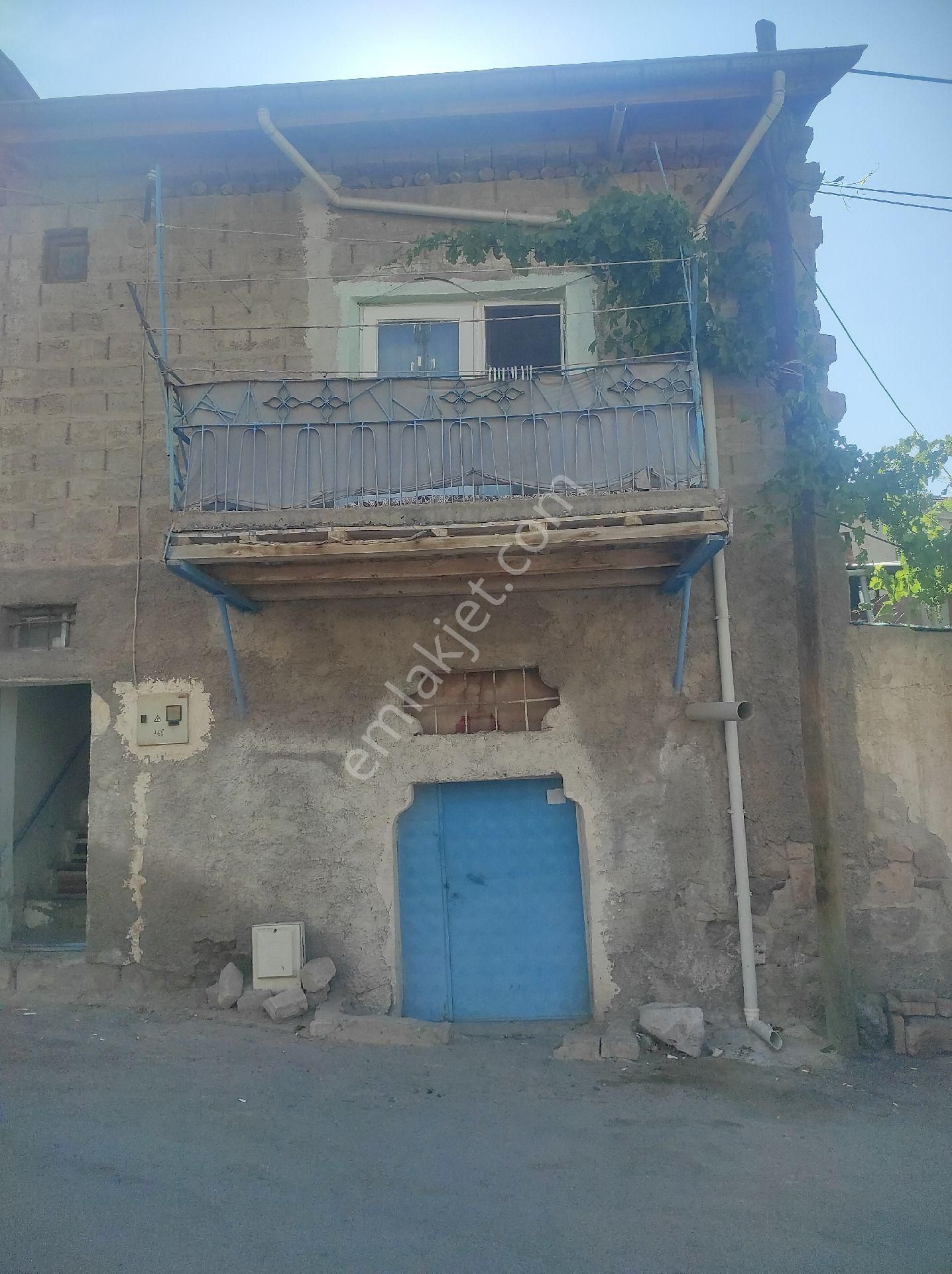 Kaçmaz Emlaktan Yeşilhisarda Satılık Müstakil Ev