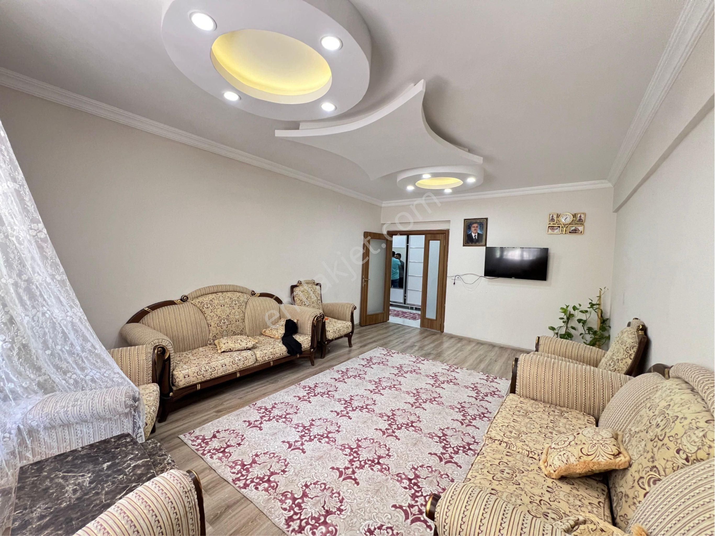 Realty World Mns2 Gayrimenkul Mehmetden Karaköprü Atakentte:odalı Satılık Muhteşem Giriş Kat Daire