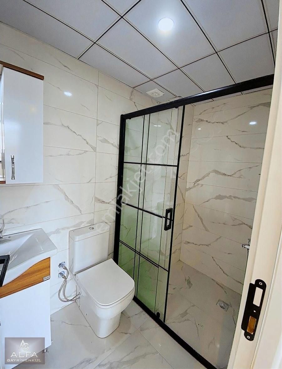 Çamlıca Mh. İskanlı Ebeveyn B. Sıfır 140m² 3+1 Satılık Daireler