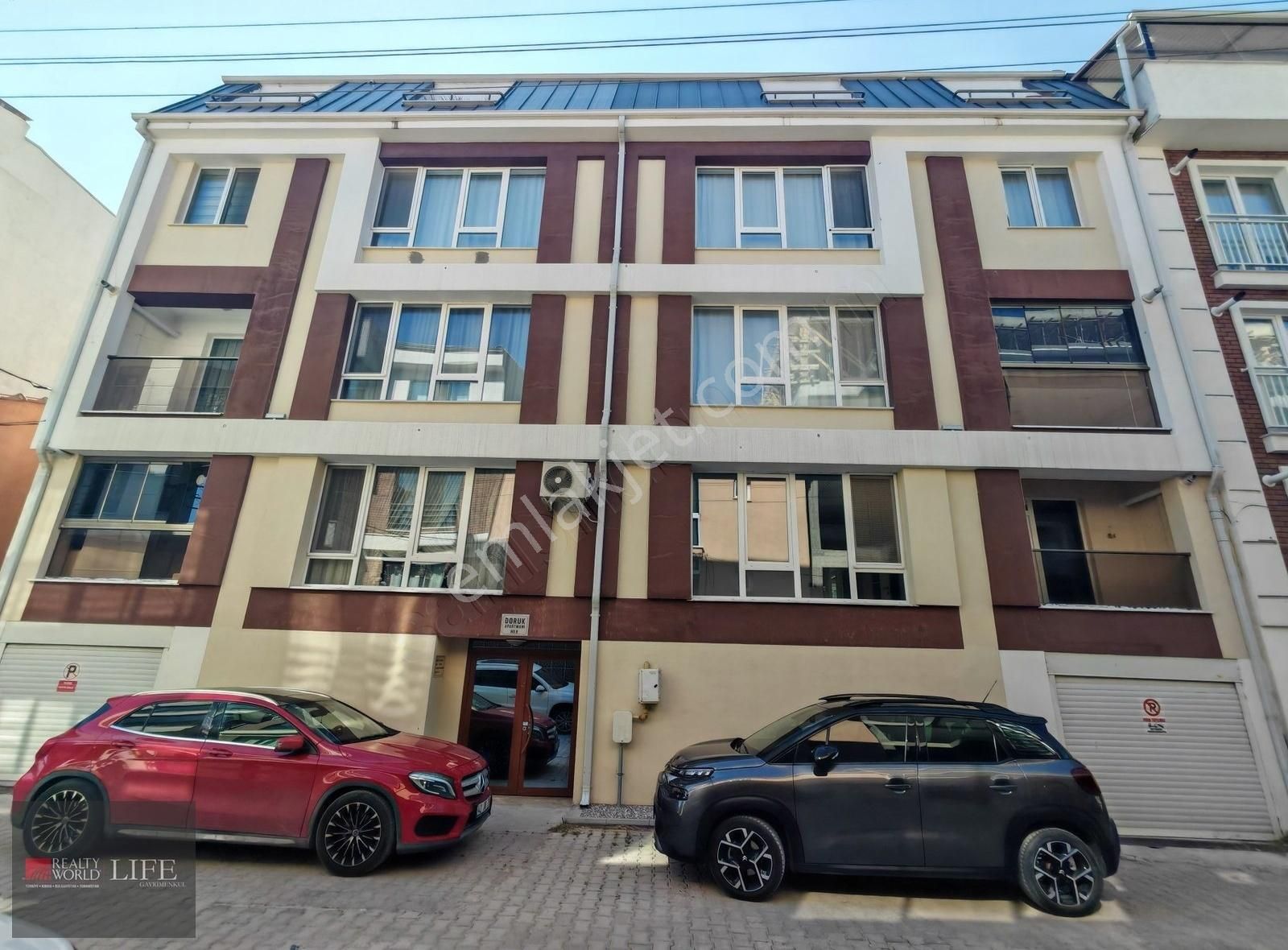 Rw Lıfe//sazova Mh. Yararlı Sk Ebeveyn Banyolu Kiralık 3+1 Daire