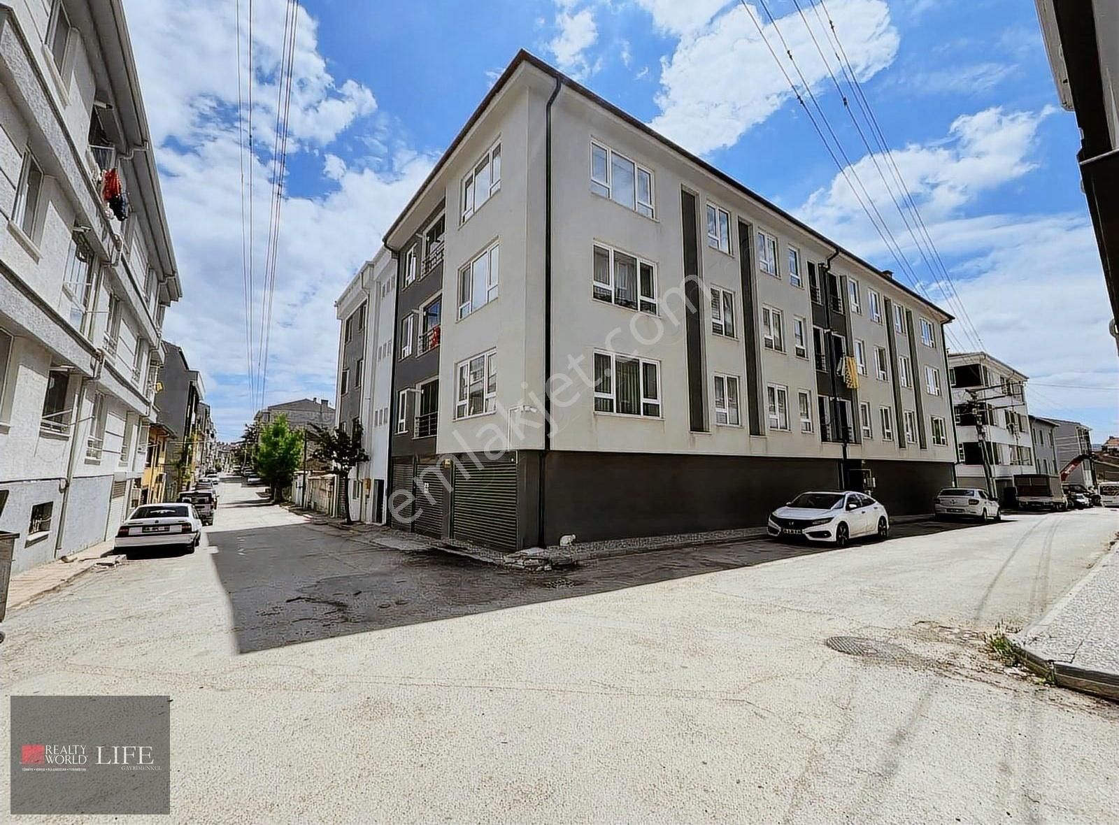 Rw Lıfe//çamlıca Mh.şirinler Sk.asansörlü 1+1 Kiralık Daıre