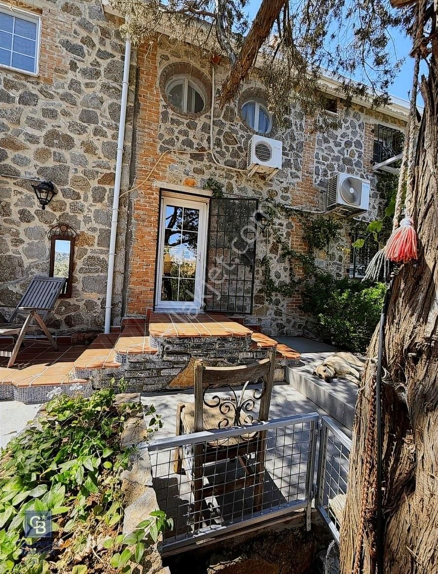 Yalıçiftlik' Te Yıllık Kiralık Masal Gibi Villa