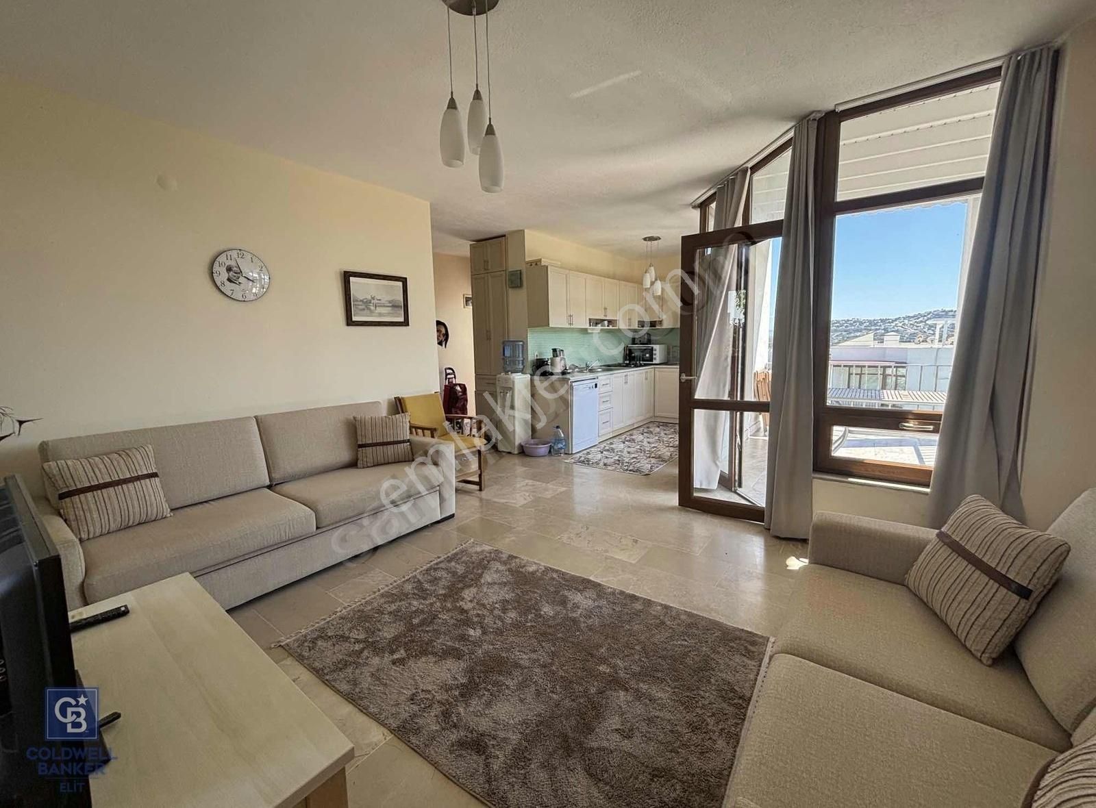 Gümüşlük'te Merkezi Konumda Havuzlu Sitede 2+1 Üst Kat - Görsel 7