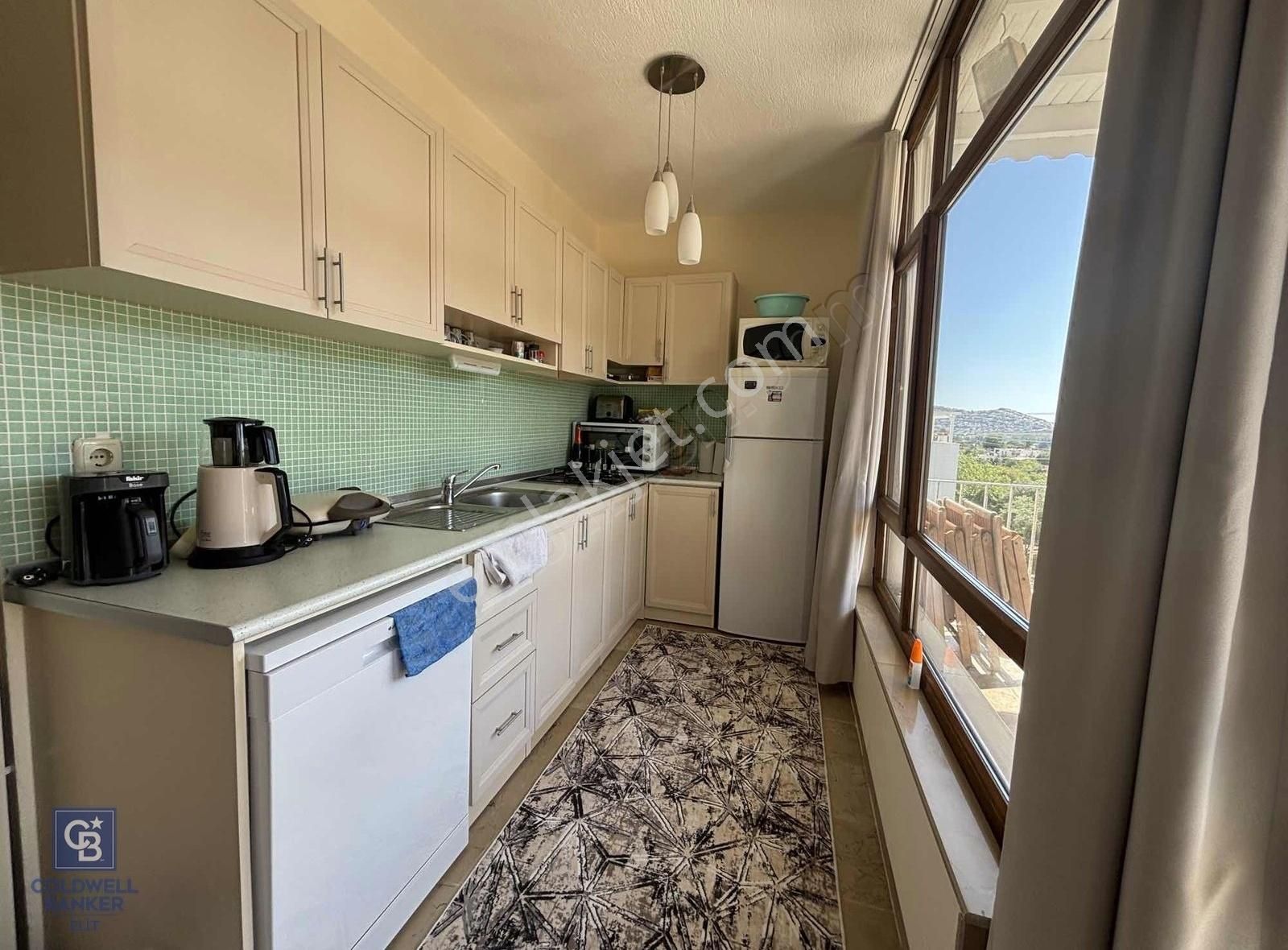 Gümüşlük'te Merkezi Konumda Havuzlu Sitede 2+1 Üst Kat - Görsel 12