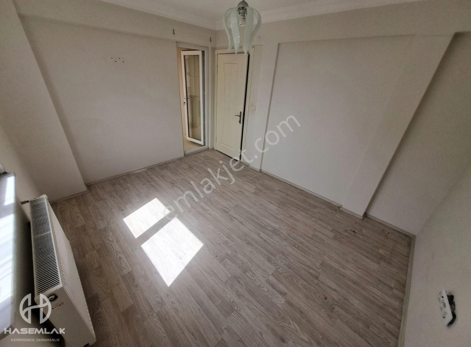 Bölge Uzmanı Has Emlak Kiralık Ara Kat Daire