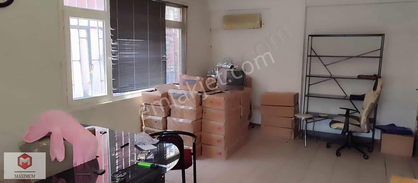 Üsküdarda İş Merkezinde 35m2 Kiralık Ofis Dükkan
