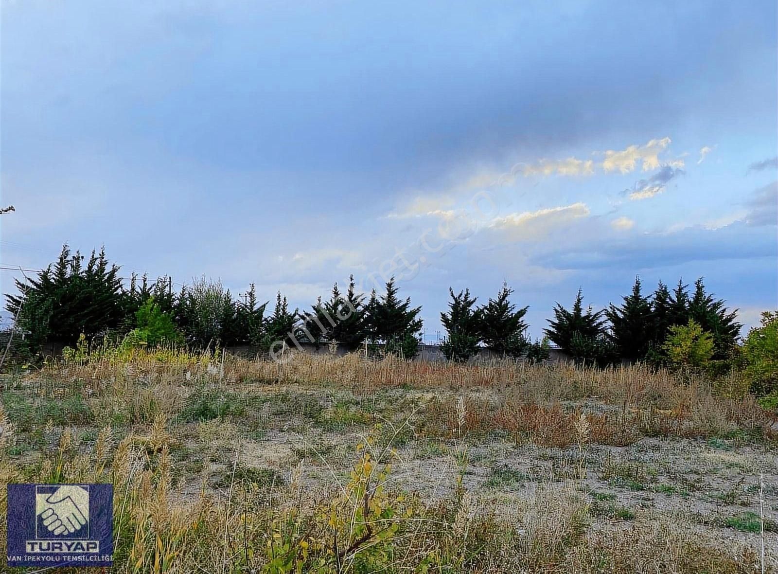 Turyap'tan Gevaş'ta Satılık 10.800 M2 Arsa Ve Daire