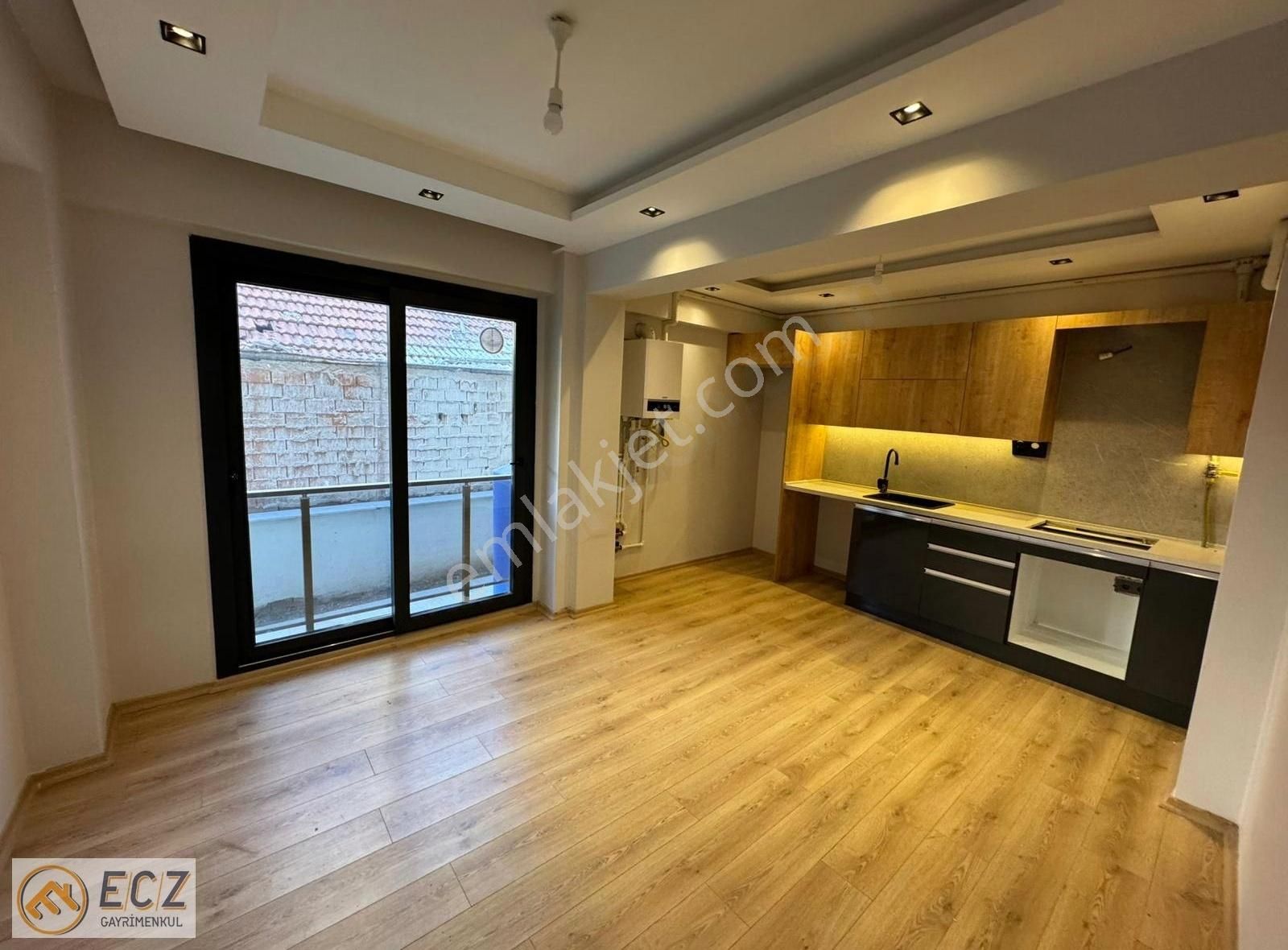 Ecz Gayrimenkul Den Kiralık 2+1 Daire İstasyon Mh Alaşehir