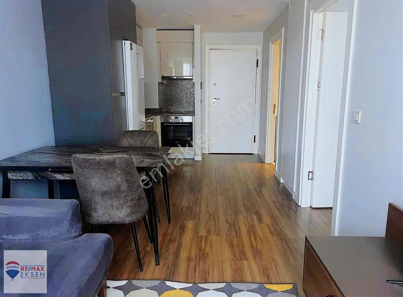 Emine Göktürk,den İnistanbul,da Eşyalı Kiracılı Büyük 1+1