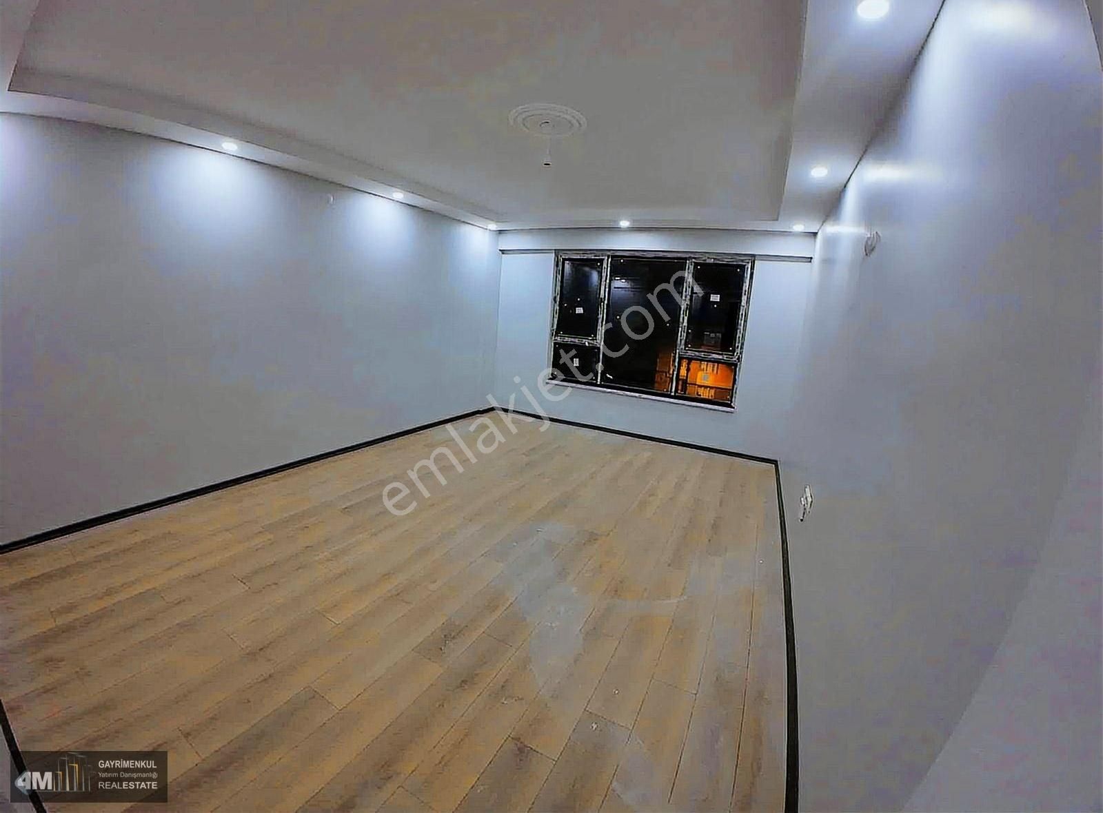 4m'den Çamlıca Zeminden Isıtma Kapalı Garaj Asansörlü 130m2 3+1