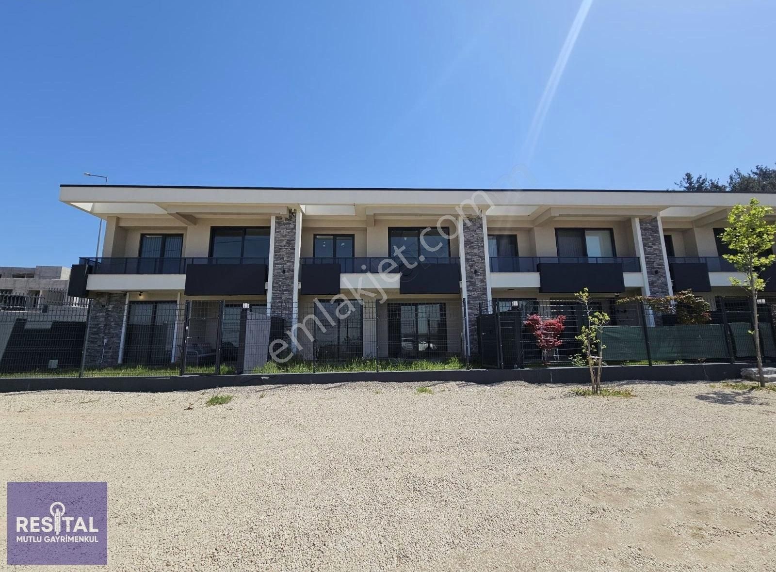 Rs Mutlu Gümüştepe De 3+1 Bahçeli Manzaralı Kiralık Villa